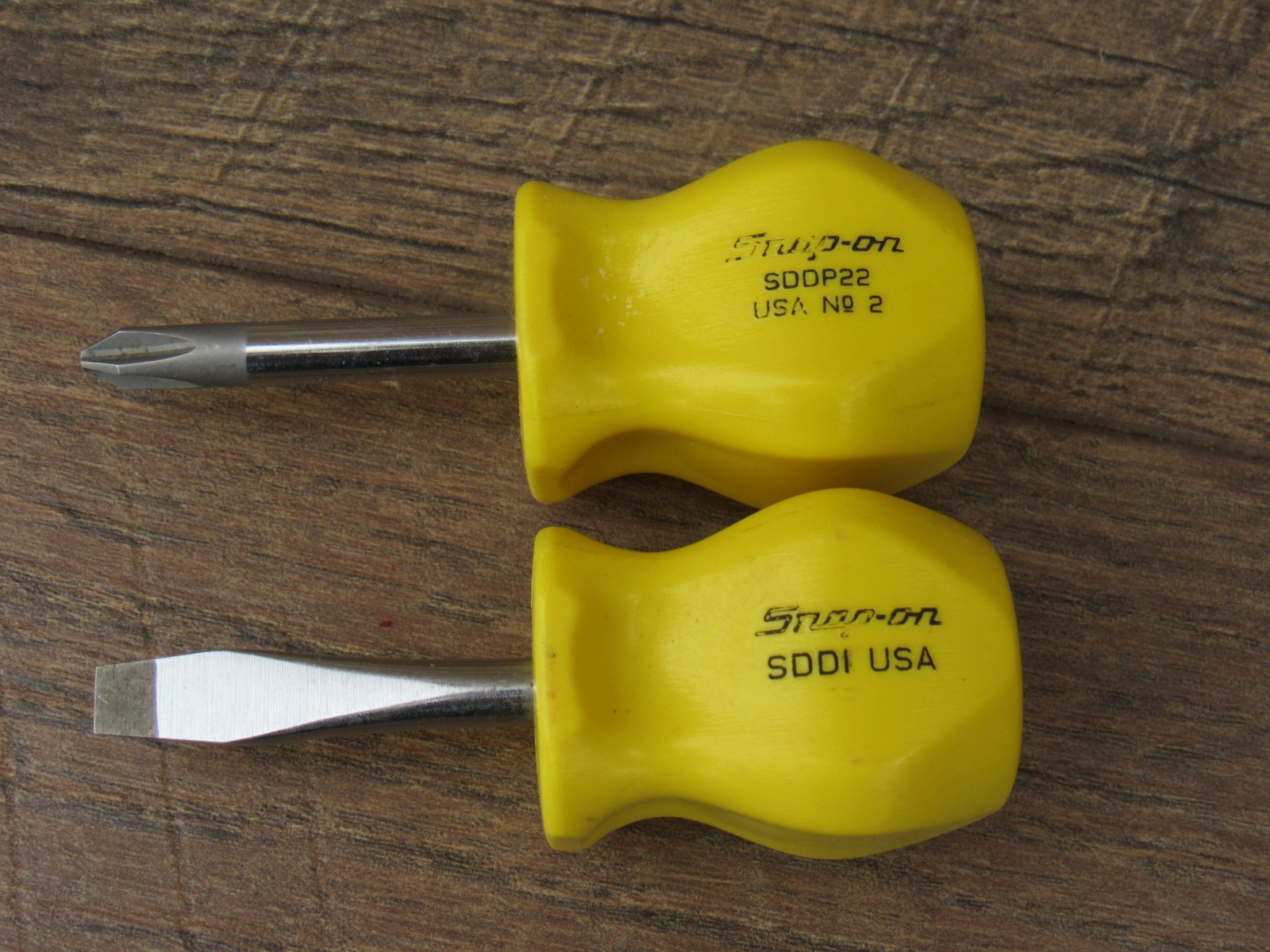 SNAP ON SDD1 FLAT TIP SDDP22 # 2 PHILLIPS STUBBY YELLOW HANDLE SCREWDRIVER SET 2