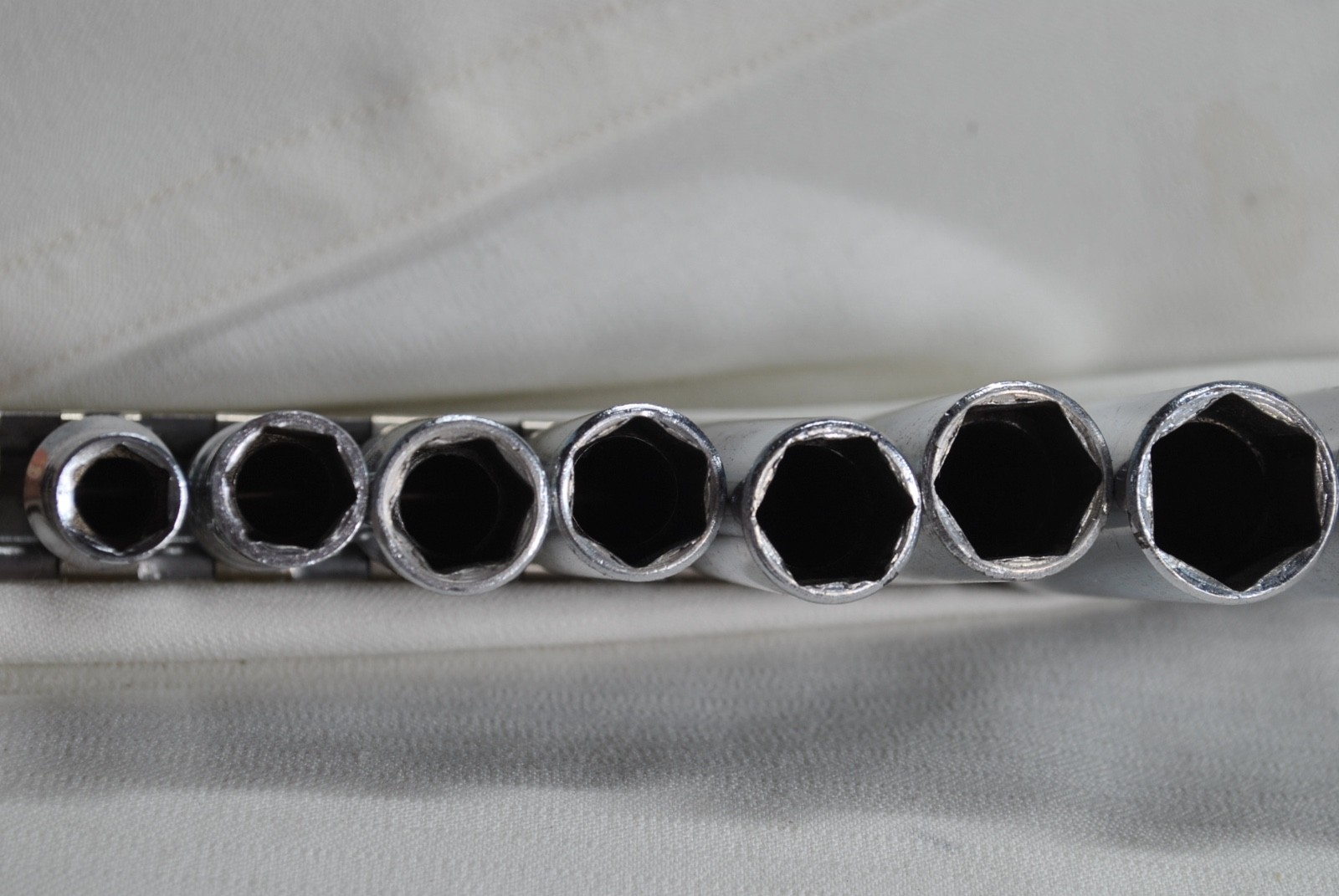 Lot of 9 Snap On 3/8″ Drive 6PT Metric Deep Chrome Socket SFSM9-SFSM19.