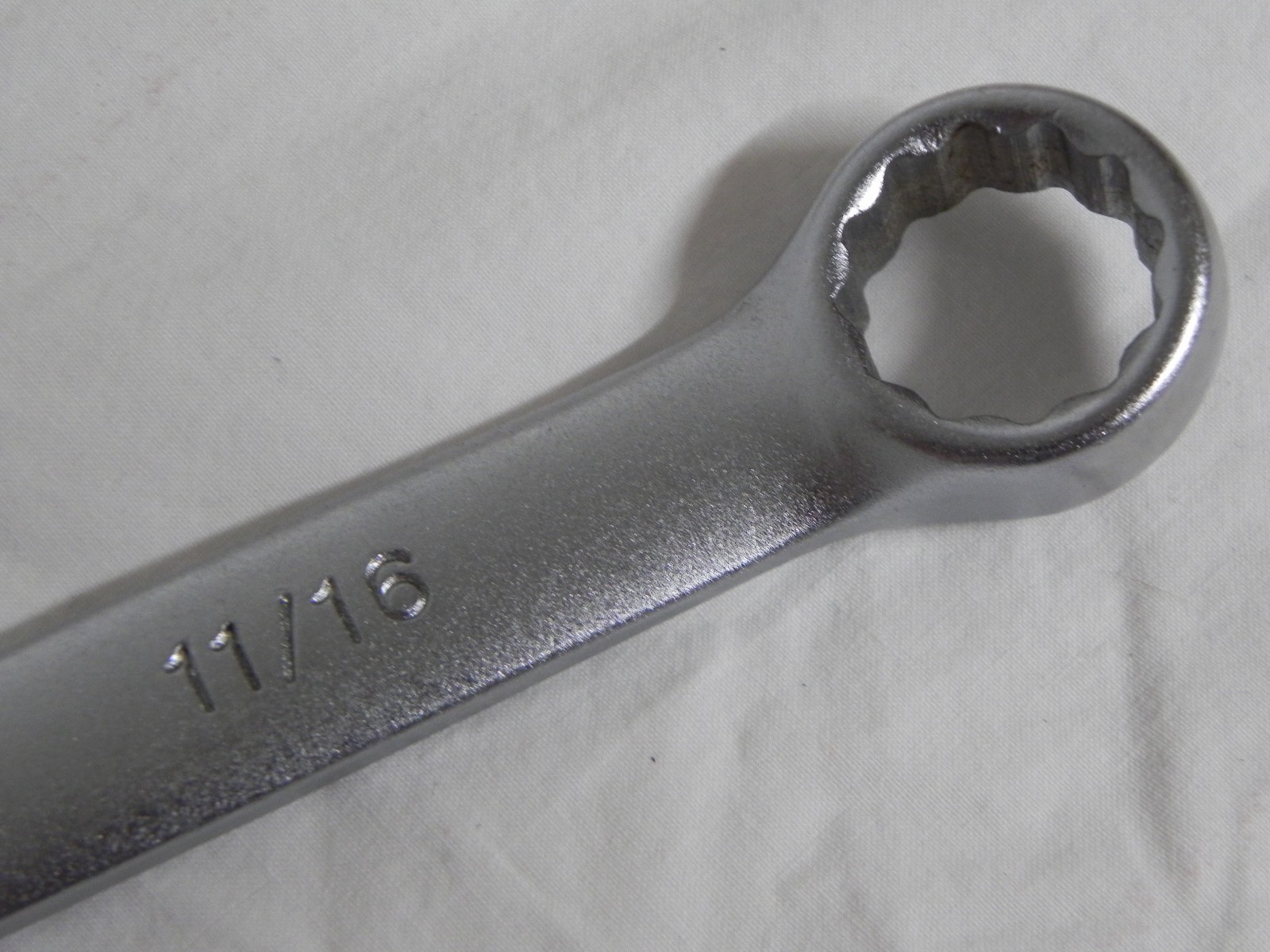 Blue Point BLPCW1116 12 Point 11/16″ SAE Combination Wrench Measuring 10-1/4» L