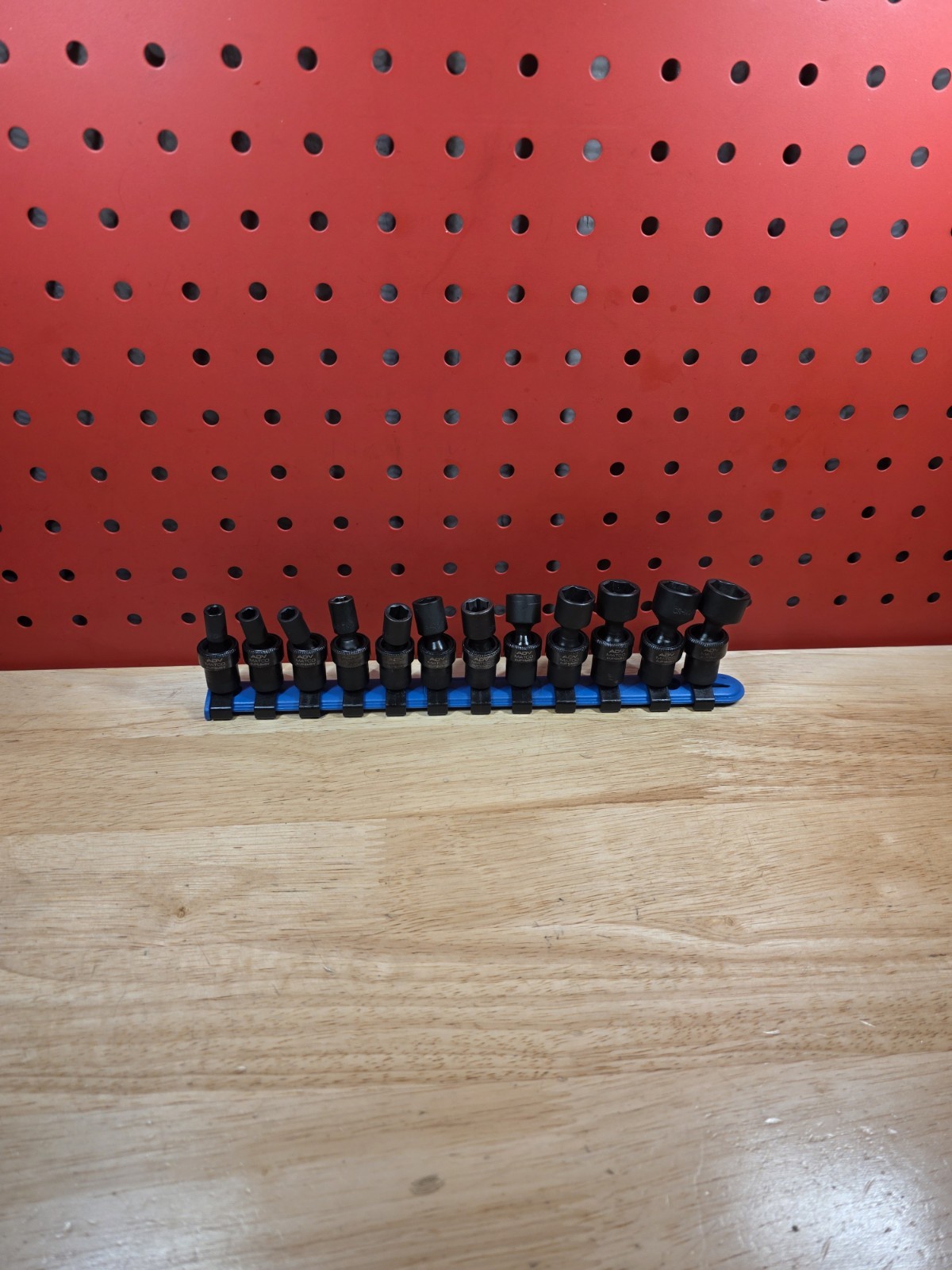 Matco Tools SAUPM126V 5-15mm 12-Piece 1/4” Drive Metric Impact Swivel Socket Set