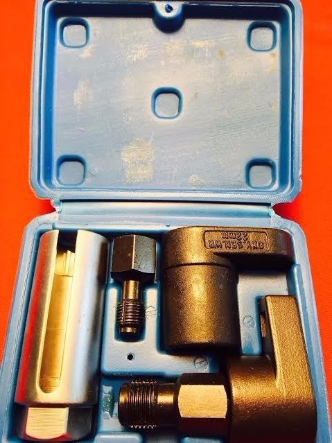Vacuum Remover/Installer Thread Chaser Hand Tool Kit 5pc Oxygen O2 Sensor lot 2
