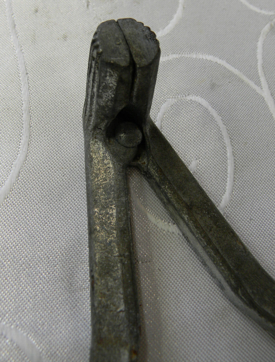 VINTAGE BLUE BIRD BATTERY TERMINAL PLIERS #20 FORGED STEEL MADE IN USA