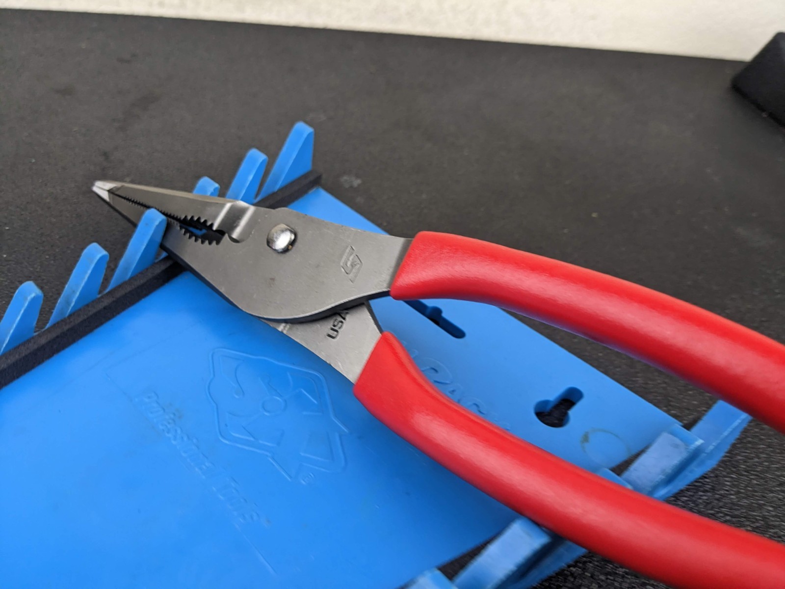 #bo472 SNAP ON LN47ACF 9″ Talon Grip Long Nose Slip Joint Pliers RED USA TOOLS