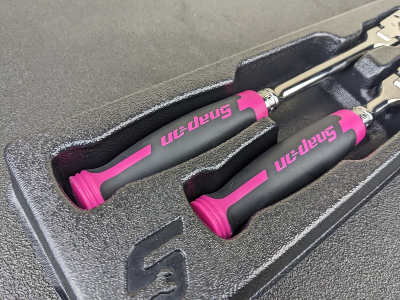 #bn677 Snap On Tools NEW 3/8″ Drive Flex Ratchet Pink Soft Handle Fhlf100 Fhf100