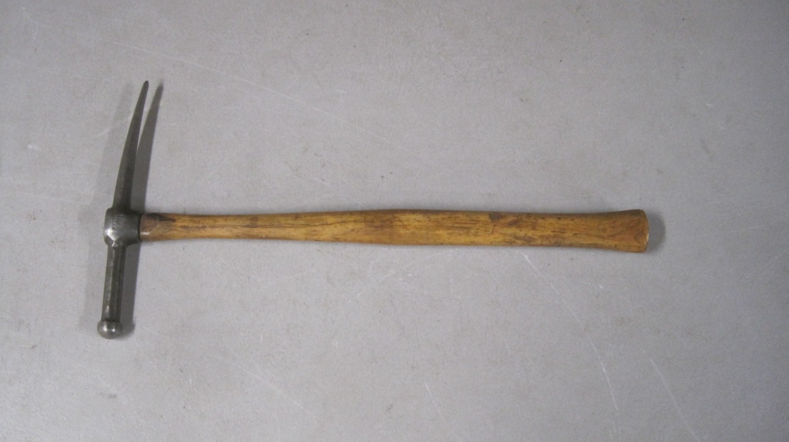 VINTAGE PLOMB AUTO BODY HAMMER # 1429 NICE