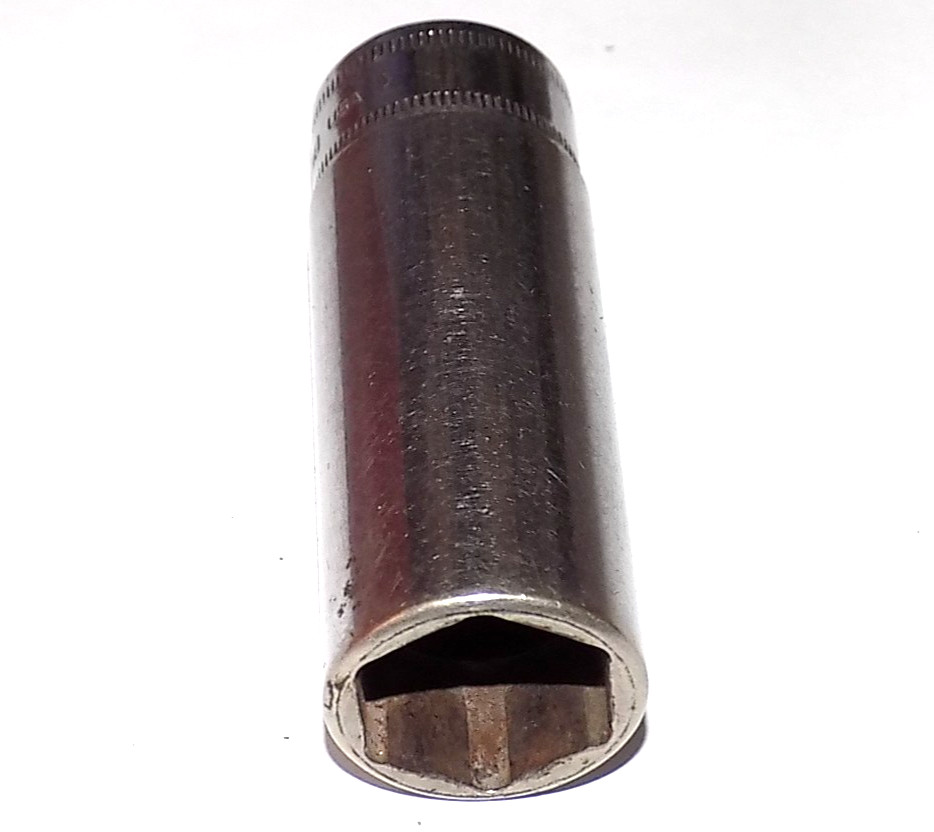 Snap-on Tools USA 18mm 3/8″ Drive 6-Point Deep Chrome Socket SFSM18