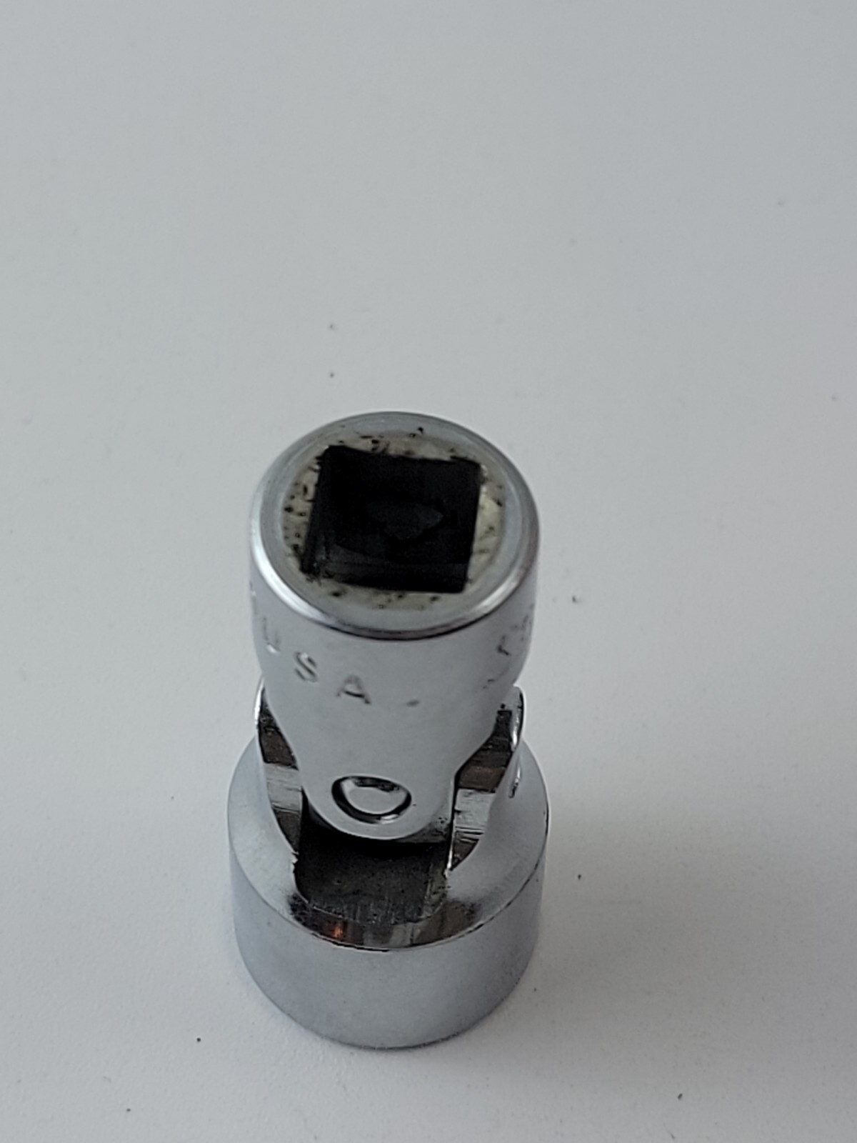 Snap On Tool FVU20 5/8″ Flank Drive Shallow Universal Socket 3/8″ Drive 12 Point