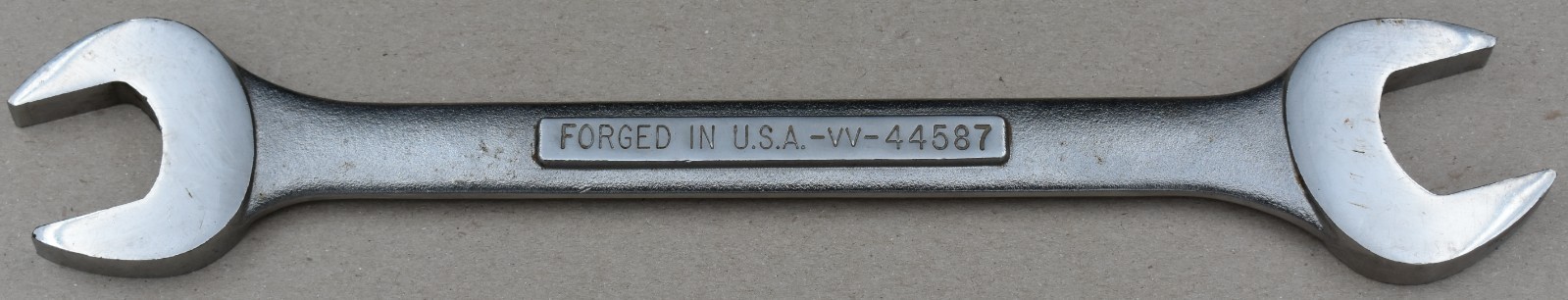 CRAFTSMAN USA -VV- 44587, 1-1/4″ x 1-5/16″ SAE, OPEN END COMBINATION WRENCH
