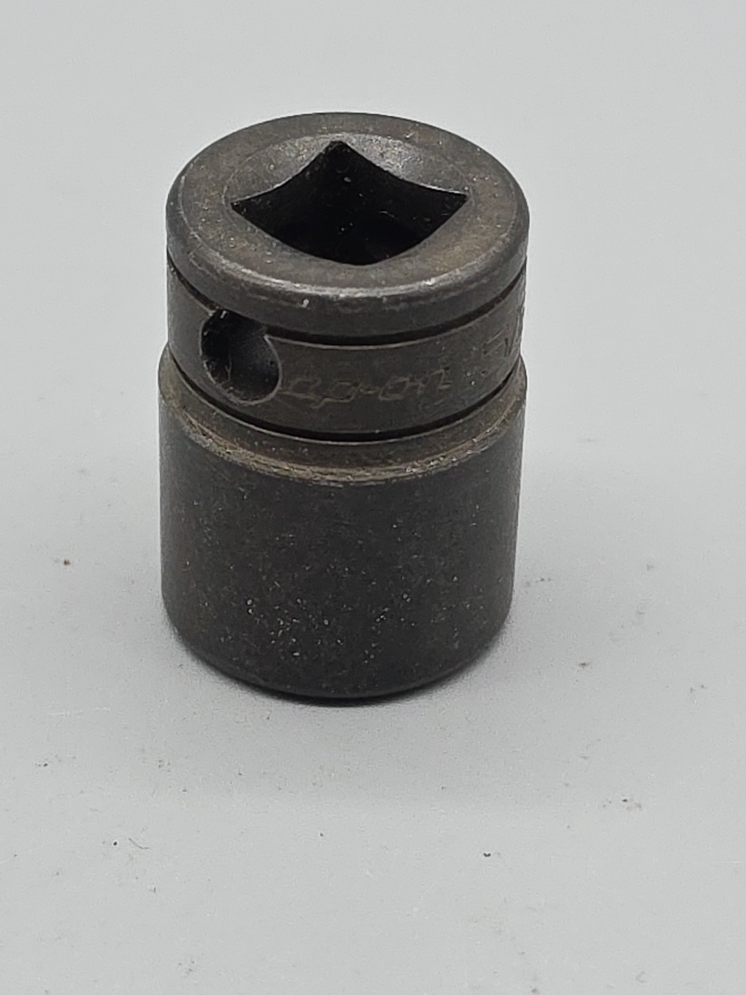 Snap On Tools GFS201 3/8 Dr 12Pt SAE 5/8 Flank Dr Shallow Industrial Socket USA