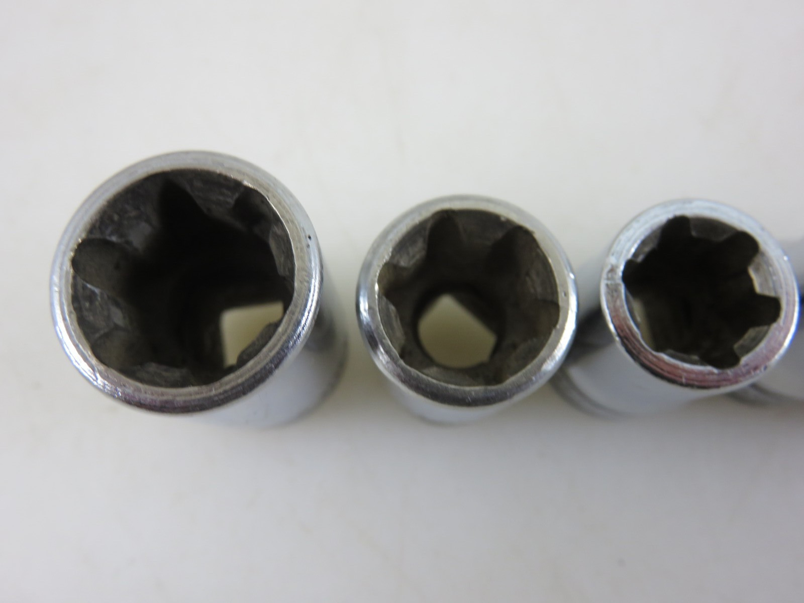 Snap-On 210AFLEY Inverted Torx Shallow Socket Set E4-E18 10pc Set 1/4″ & 3/8″ Dr