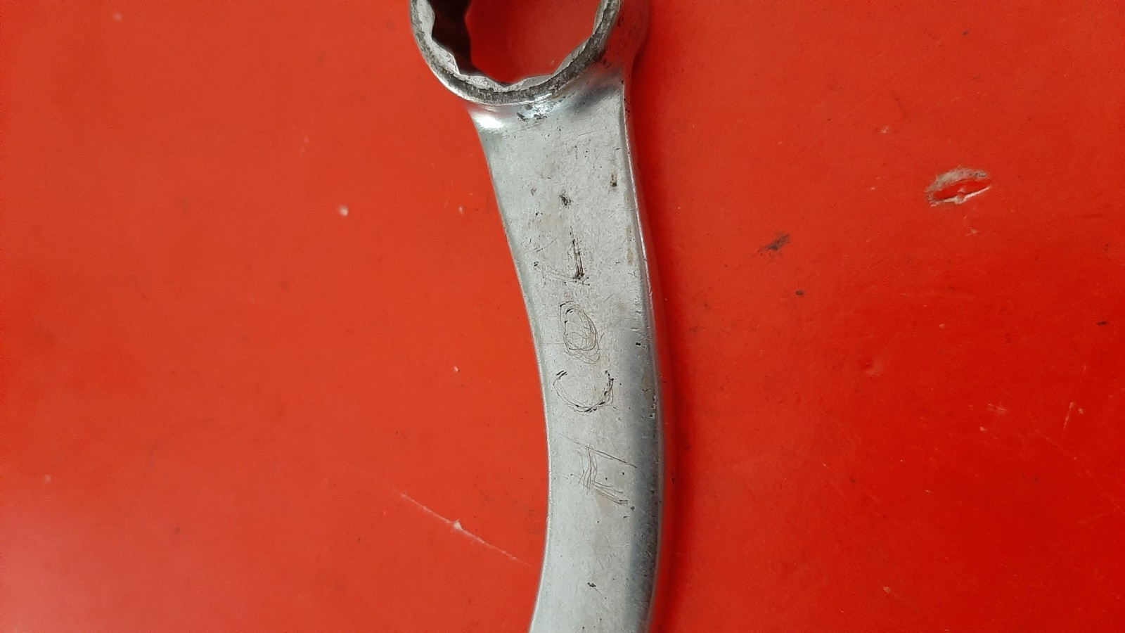Snap-on 9/16″ x 5/8″ 12PT Half Moon Box End Obstruction Wrench CX1820 Engraved
