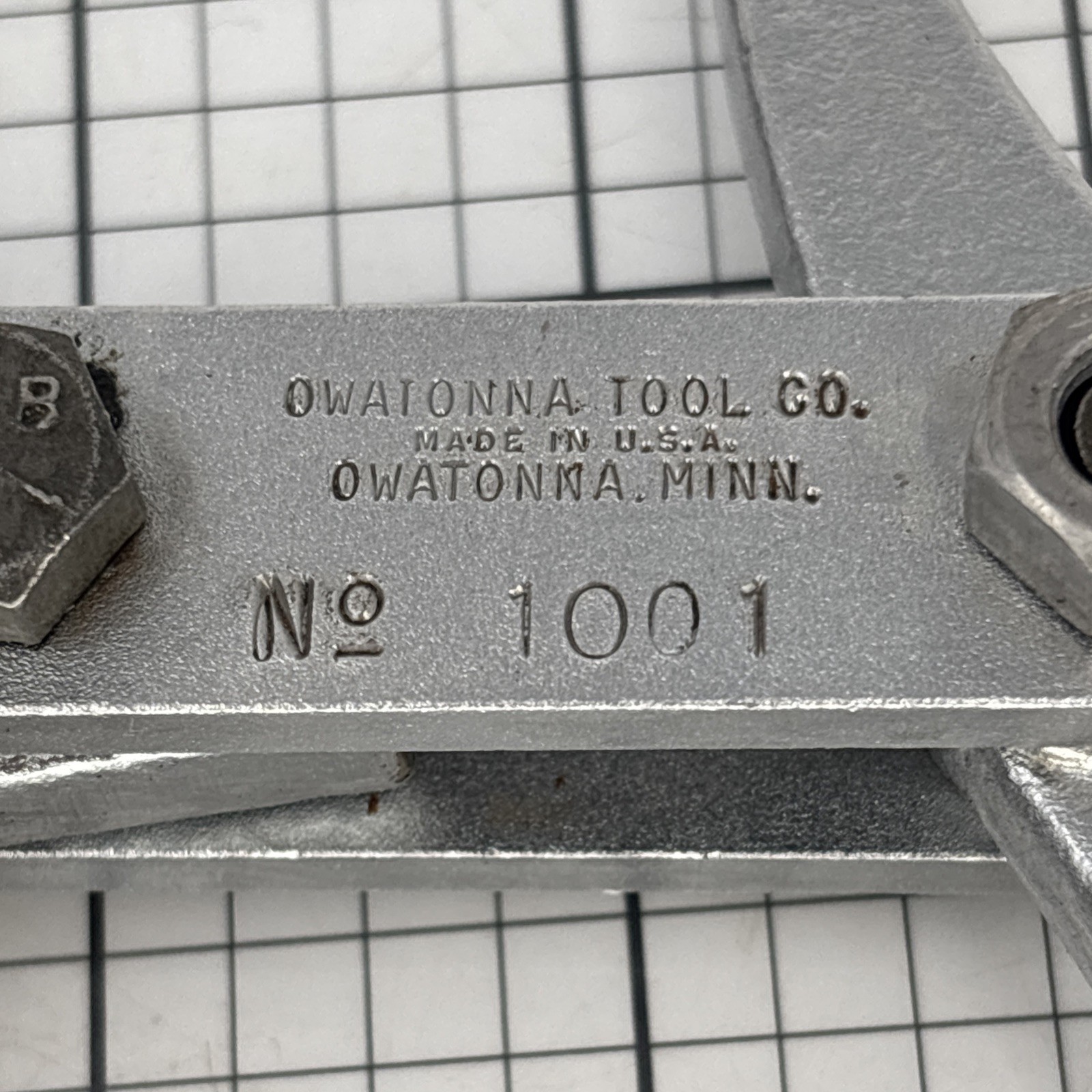 OTC Owatonna Tool Company No. 1001 , 2 Jaw Gear Puller