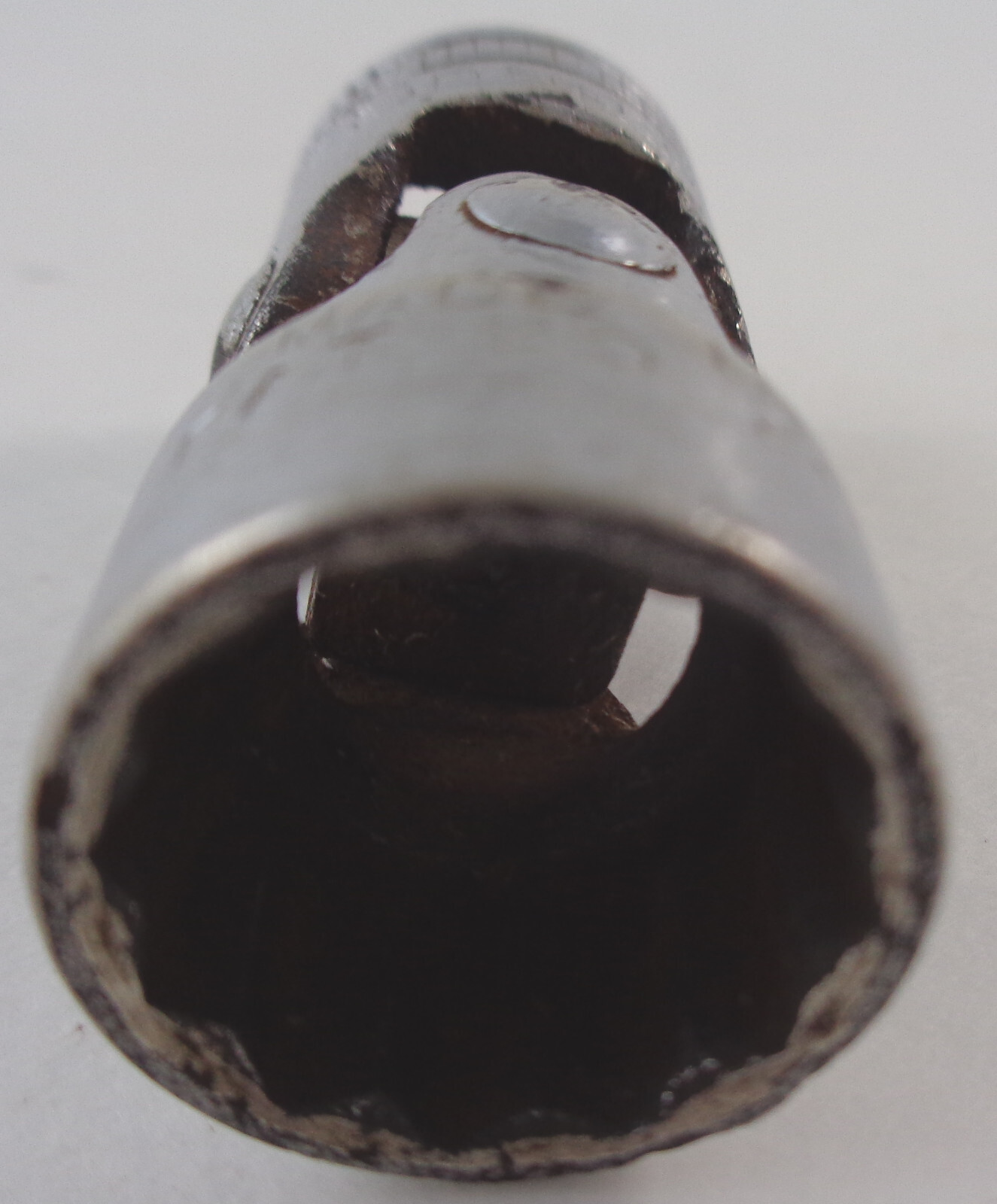 Snap-on USA F18 SAE 3/8″ drive 9/16″ swivel socket: 12 point, underline logo