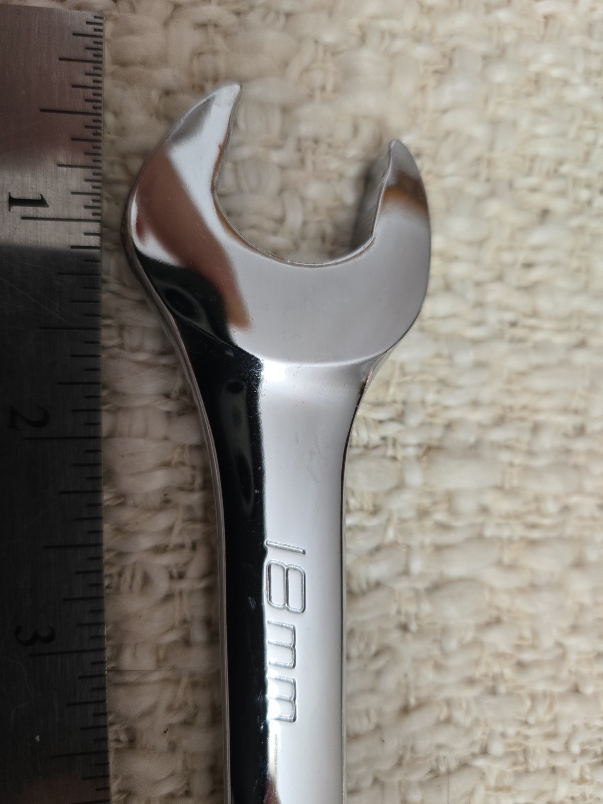 Snap-On Tools USA NEW 18mm Metric Flank Drive PLUS Combination Wrench SOEXM18
