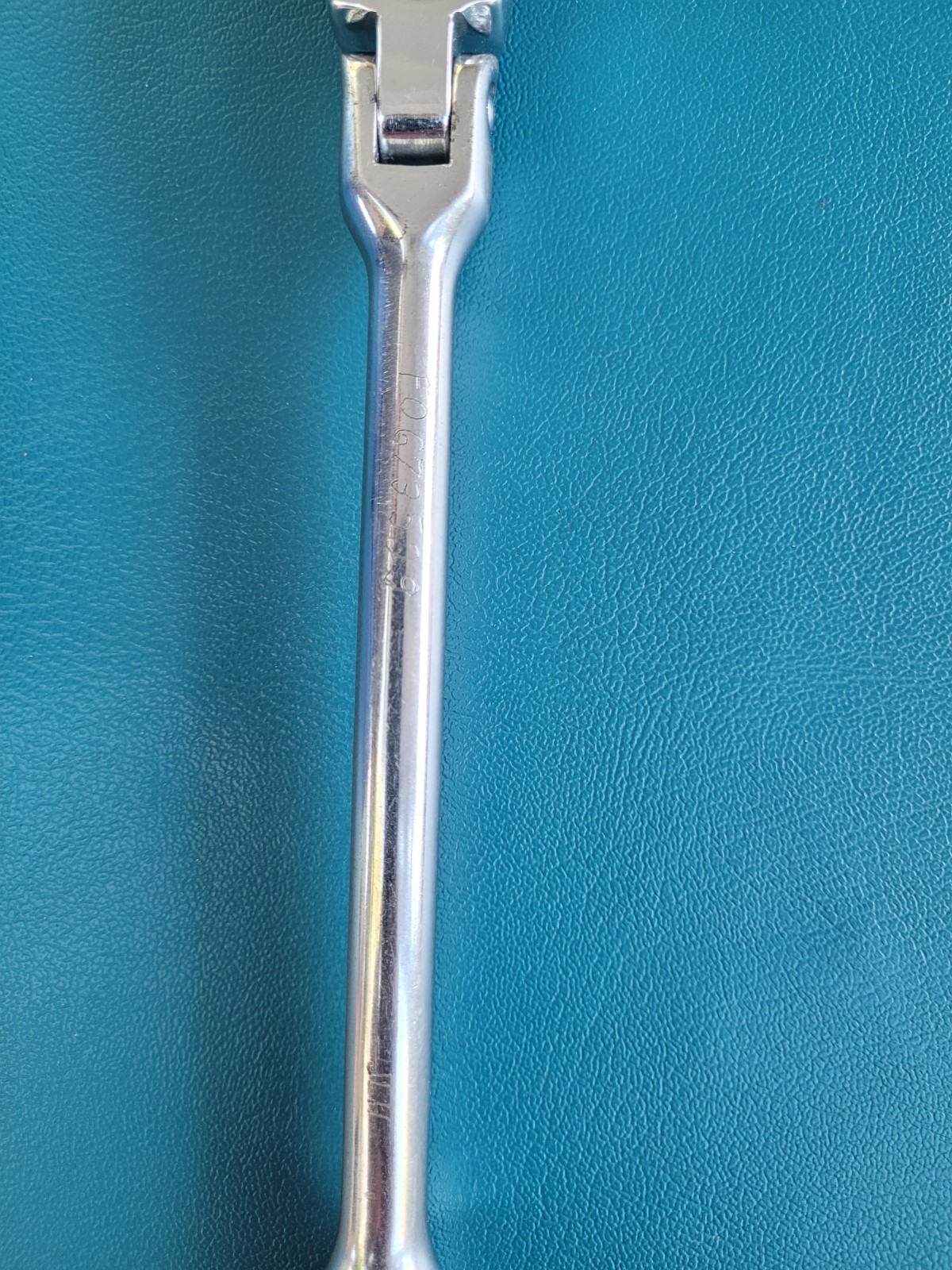 Snap-On Ratchet 3/8″ Drive 11″ Standard Grip Flex Head. F711A