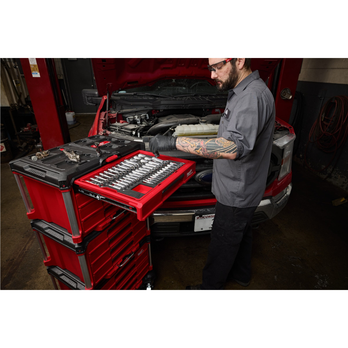 Milwaukee Tool 366 Piece Master Mechanics Hand Tool Set with PACKOUT Drawers and
