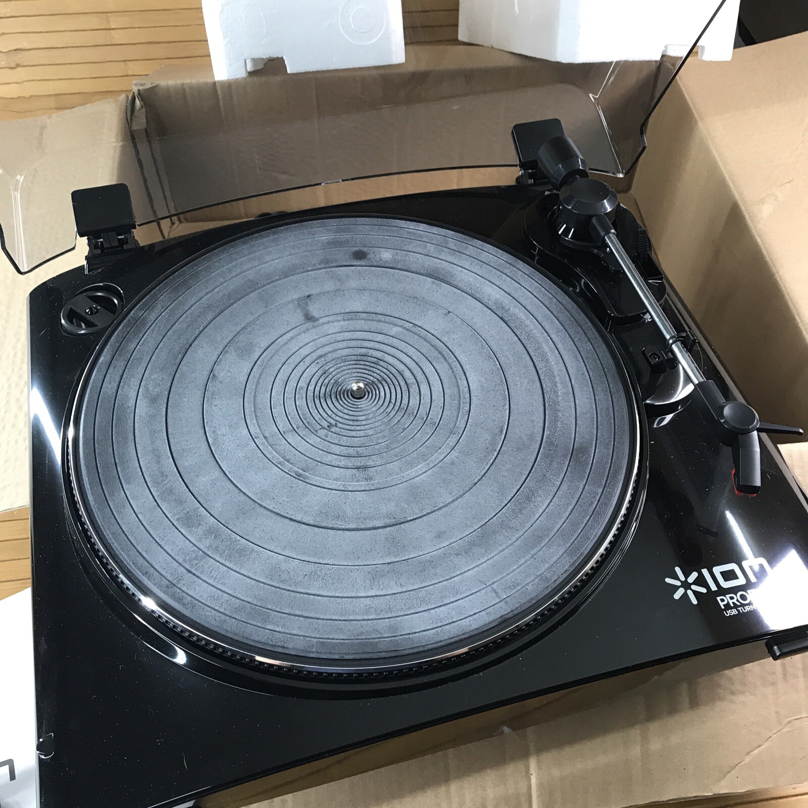 Ion Profile Pro Record-To-MP3 Turntable w/ USB Input Excellent Cond. Like New