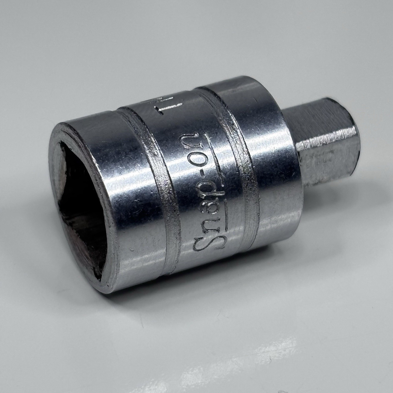 Snap On TM1 3/8 Dr Female To 1/4 Dr Male Friction Ball Socket Adapter VTG USA