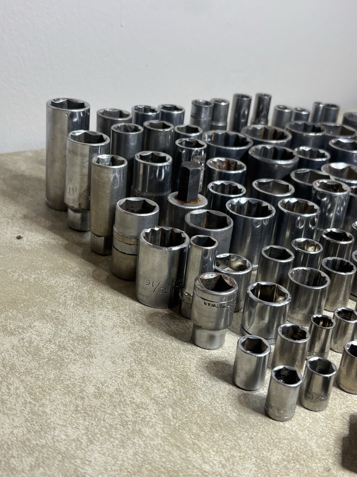 111 Lot Used Sockets Different SAE & Metric &condition 15lbs