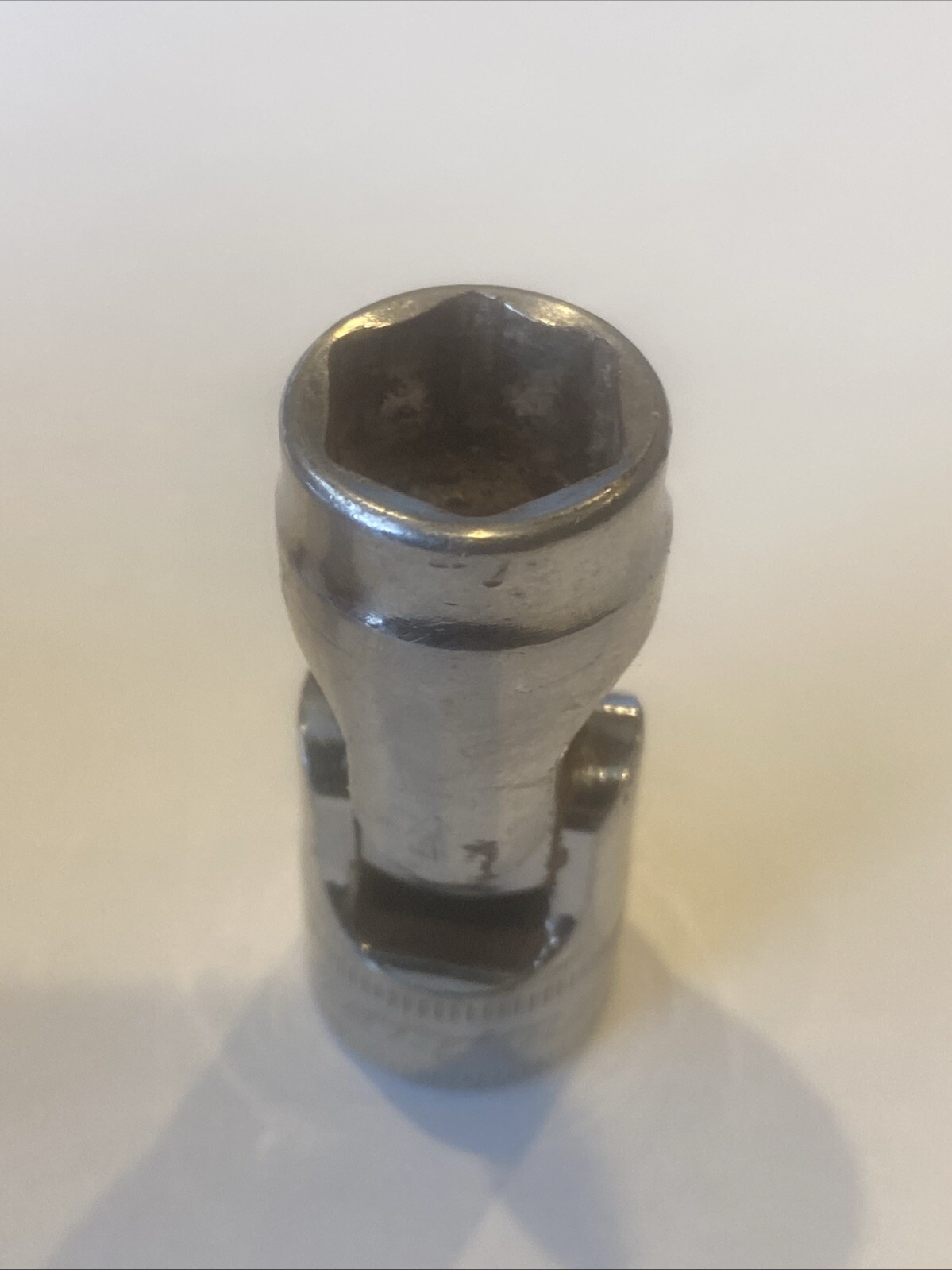 Snap-on Tools USA NEW 3/8″ Drive 12mm Metric Shallow 6PT Swivel Socket FSUM12A