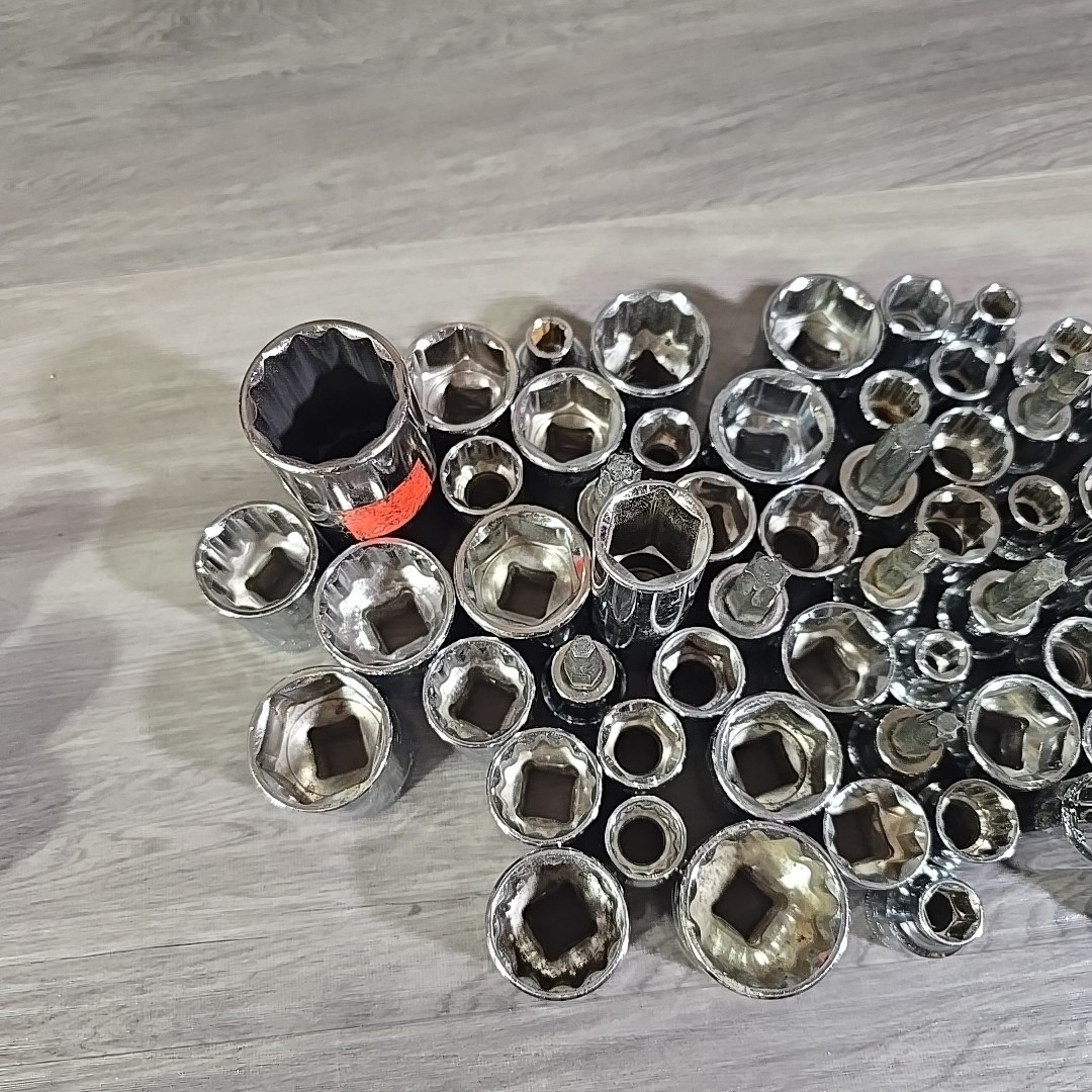 MISCELLANEOUS CRAFTSMAN SOCKETS Please See Photos For What Is Included