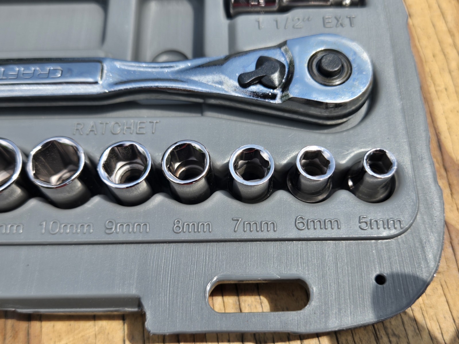 NOS SEARS Craftsman USA 11Pc. 1/4” Metric 5mm-13mm 6Pt. Socket Ratchet Set 34861