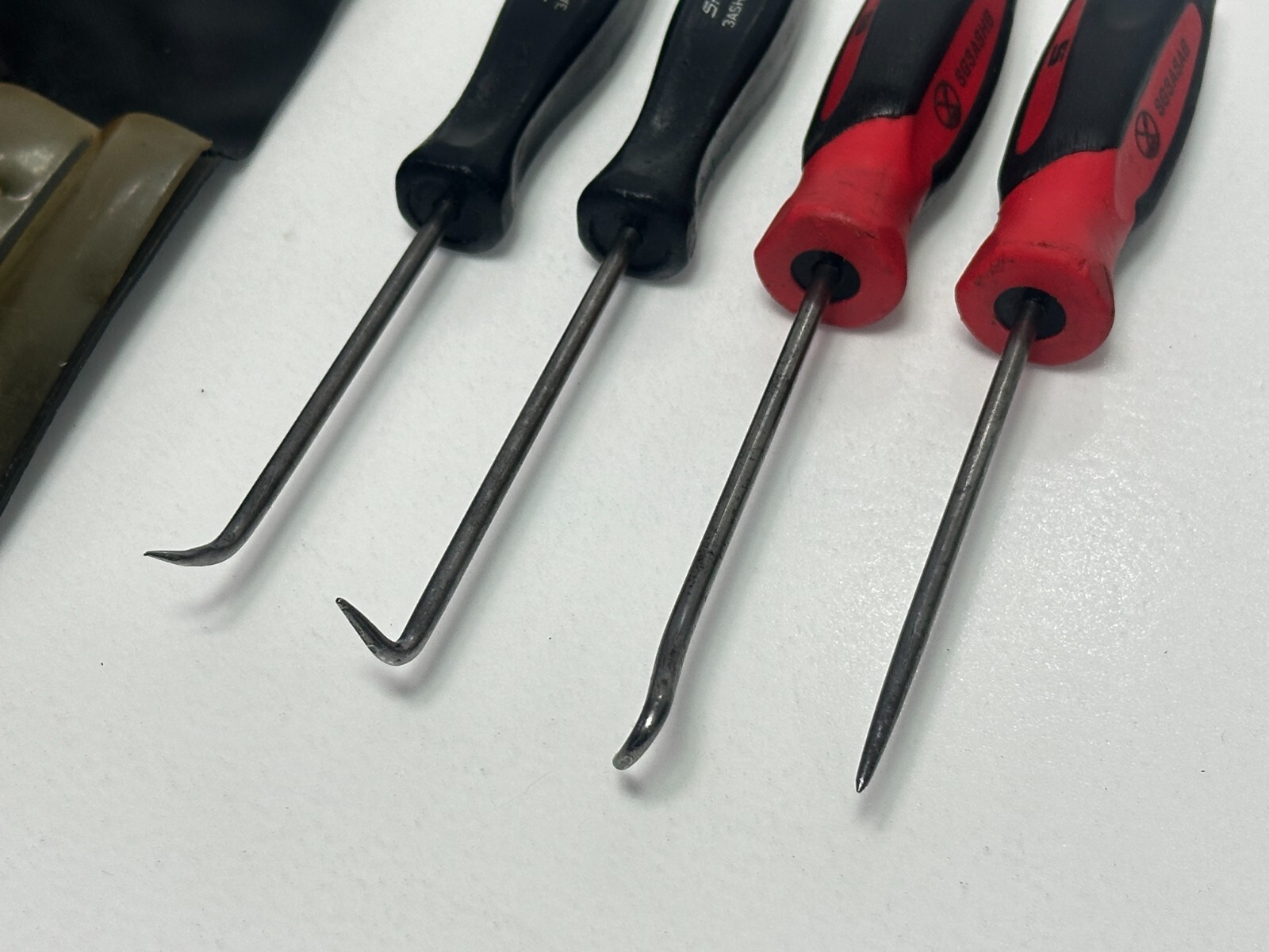 Snap On Tools USA 4pc Black Hard Handle / Red Soft Mini Pick Set w/Pouch ASA204