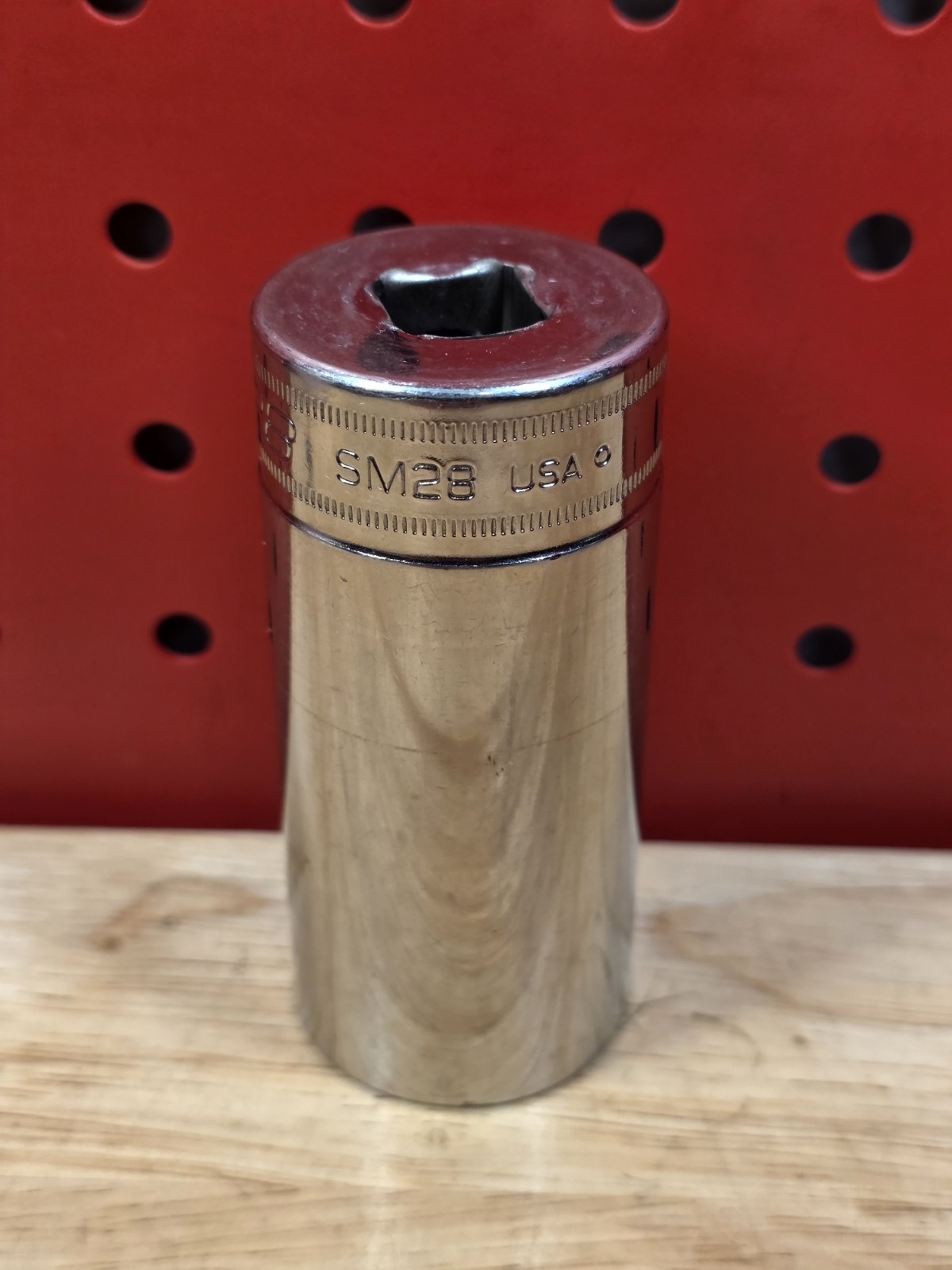Snap-on Tools SM28 28mm 1/2″ Drive Metric 12-Point Deep Chrome Socket USA