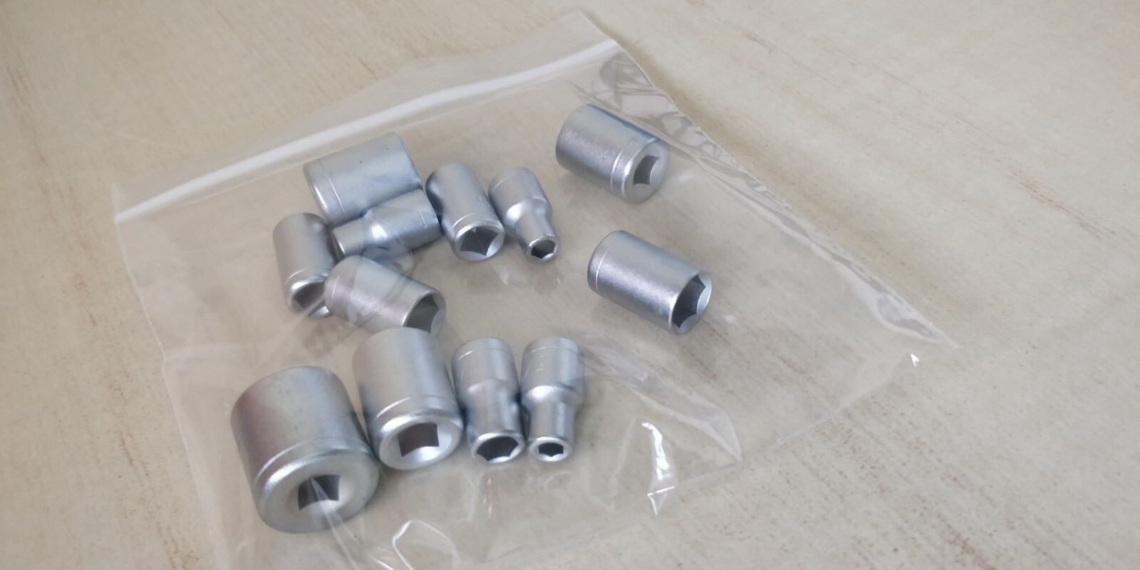 12 Pieces — Standard Socket Set — 5/32 through to 9/16 — 1/4″ Drive –6 Point