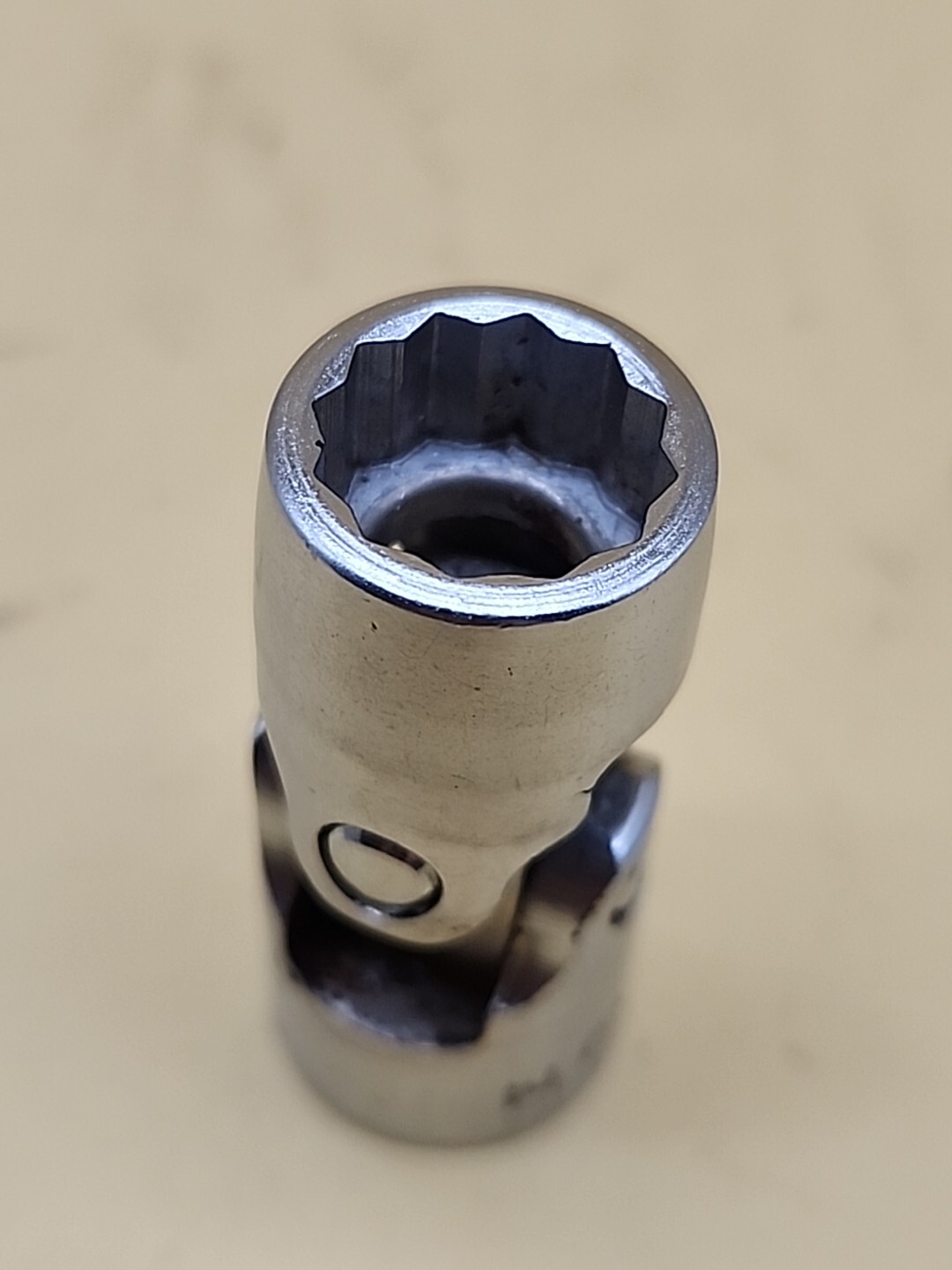 Snap-on Tools FVU14 7/16″ SAE Shallow Universal Socket 3/8″ Drive 12 Pt USA