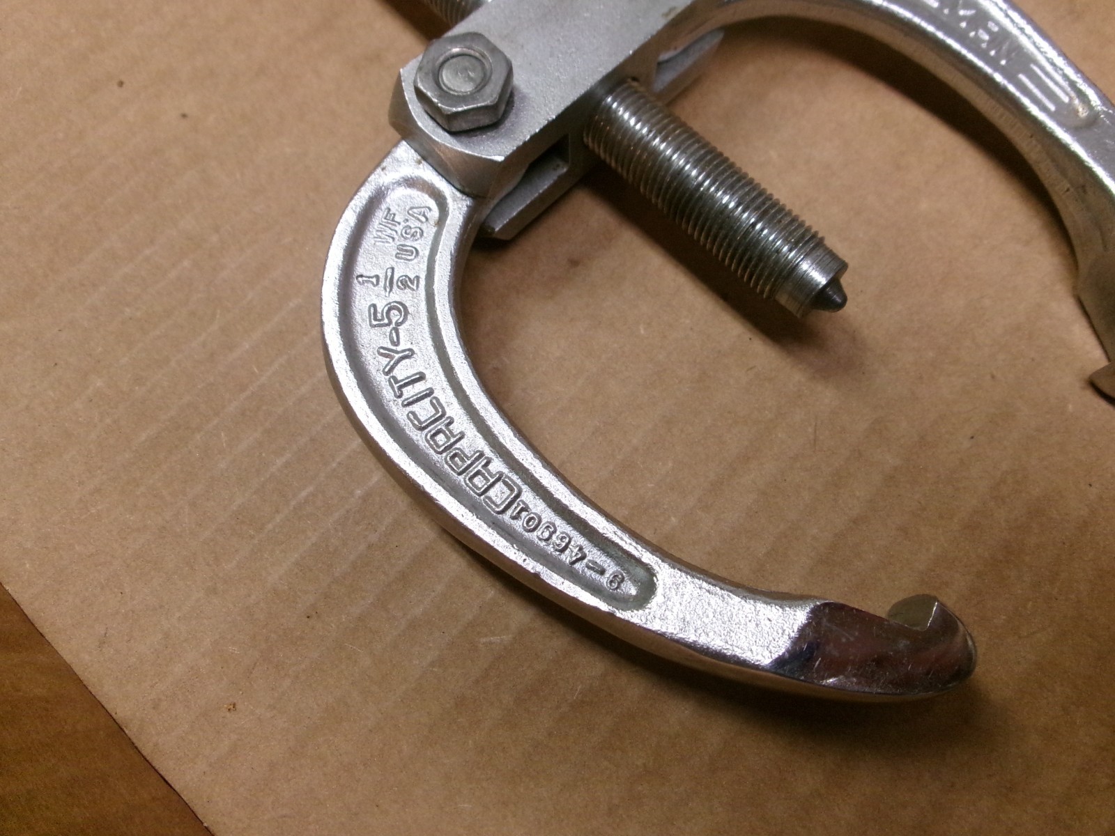 Craftsman USA 5-1/2″ Ton Two Arm Puller No 46901
