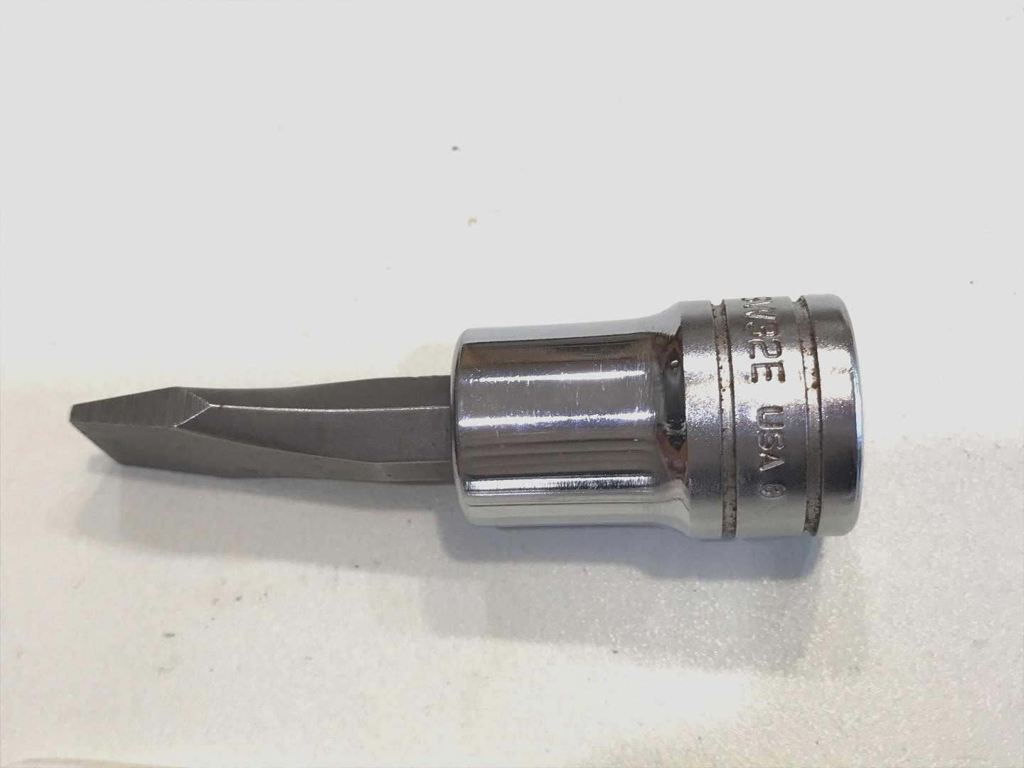 Snap On No. SW32E, 1/2″ Drive 1/2″ Flat Tip/Slotted Screwdriver Socket, USA 1998