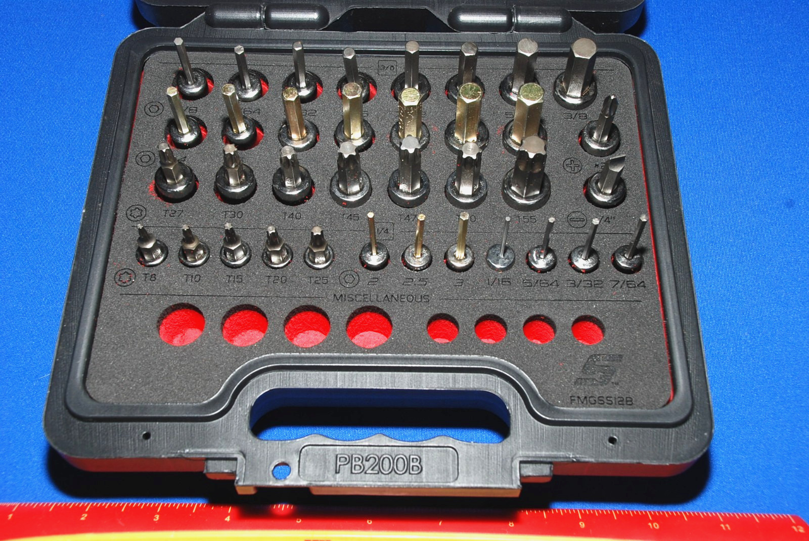 Snap-on NEW 36 Piece 1/4″ & 3/8″ Drive Metric & SAE Combination Bit Socket Set