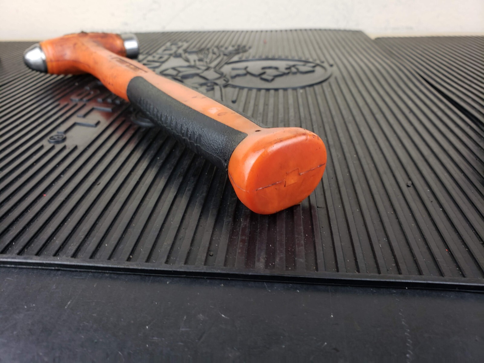 #bb917 Snap-on Tools USA ORANGE 8oz / 225g Soft Grip Dead Blow Hammer HBBD8O