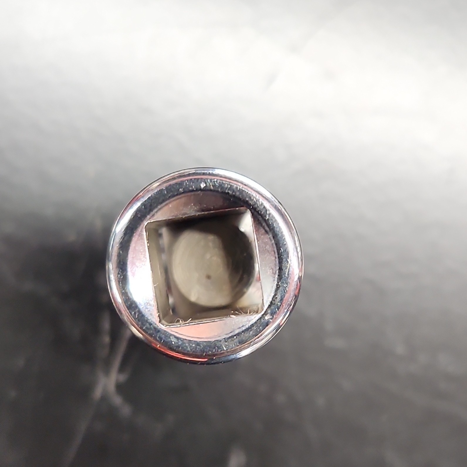 Snap-on Tools FSUM12A 3/8″ Drive 12mm Metric Chrome 6PT Swivel Socket