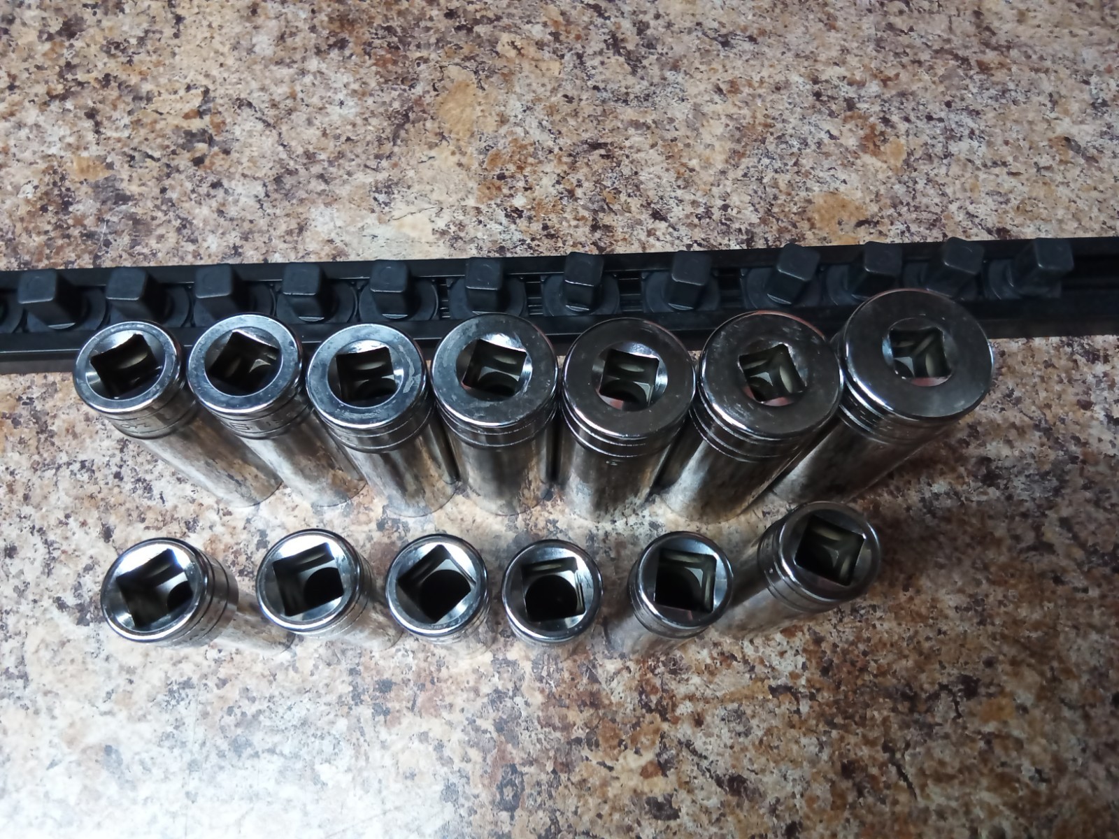 Snap-On Tools 13 pc 1/2″ Drive 6-Point SAE Flank Drive Deep Socket Set (313TSYA)