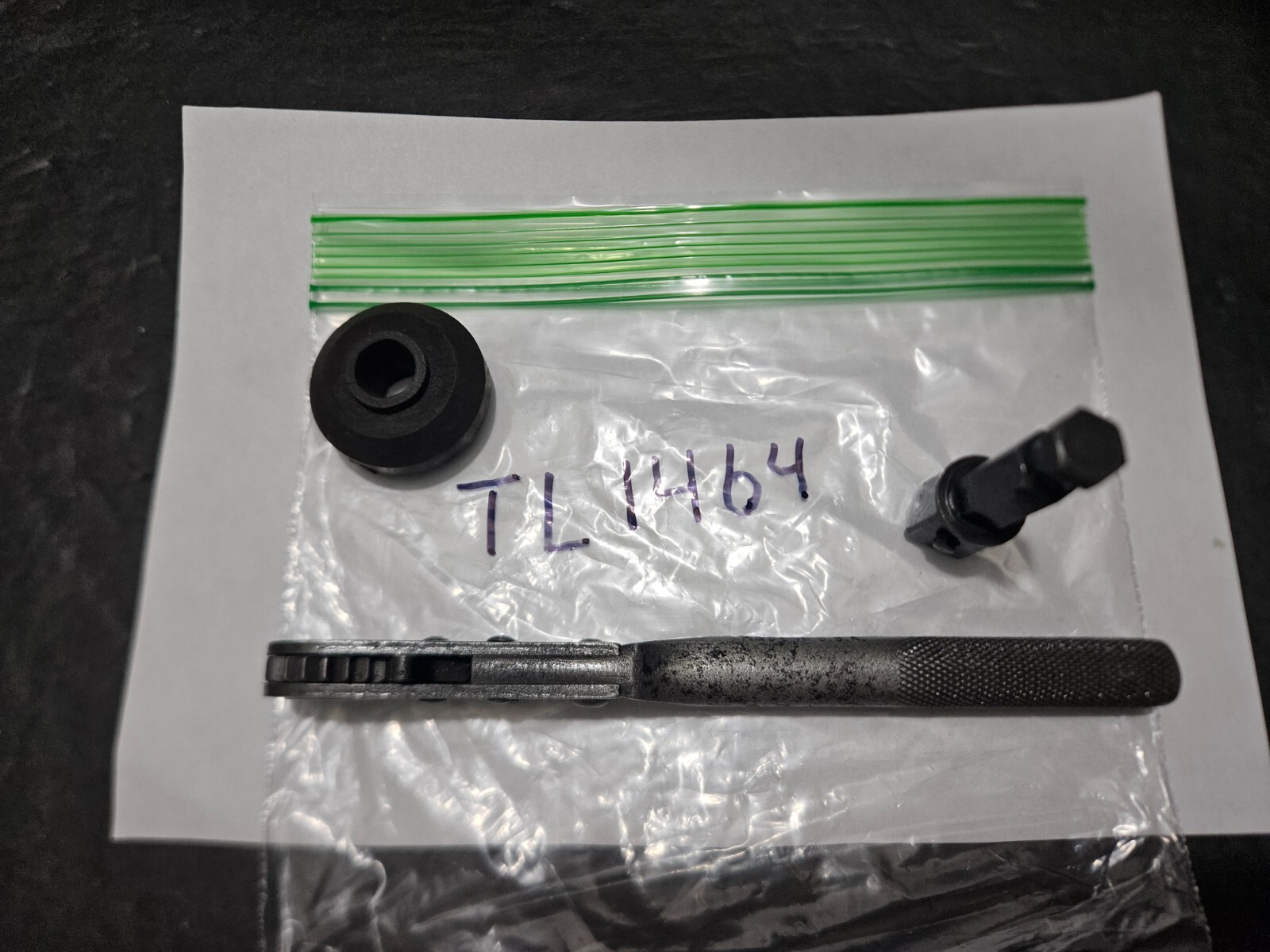 SNAP ON #R-714 INDUST RATCHET 6PT W/#A-3018 1/2″ DR W/LOCKING PIN W/RUBBER GROM.