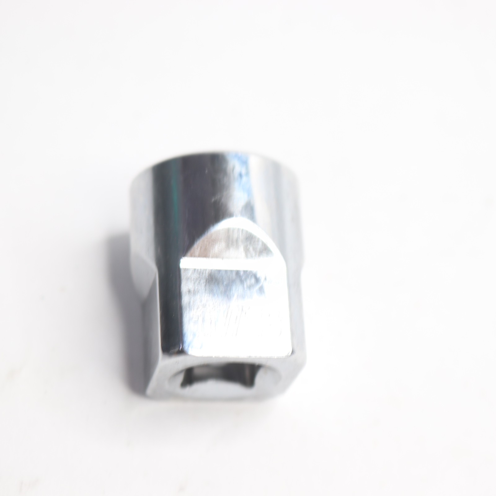 Milwaukee Shallow Standard Socket w/ 4 Flat Sides 6-Point 3/8″ Drive 11/16″