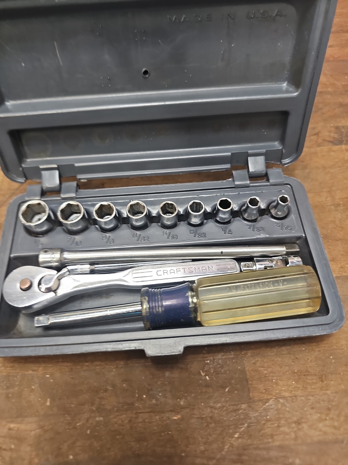 A122- Vintage CRAFTSMAN USA SAE 1/4dr RATCHET SOCKET SET =V =