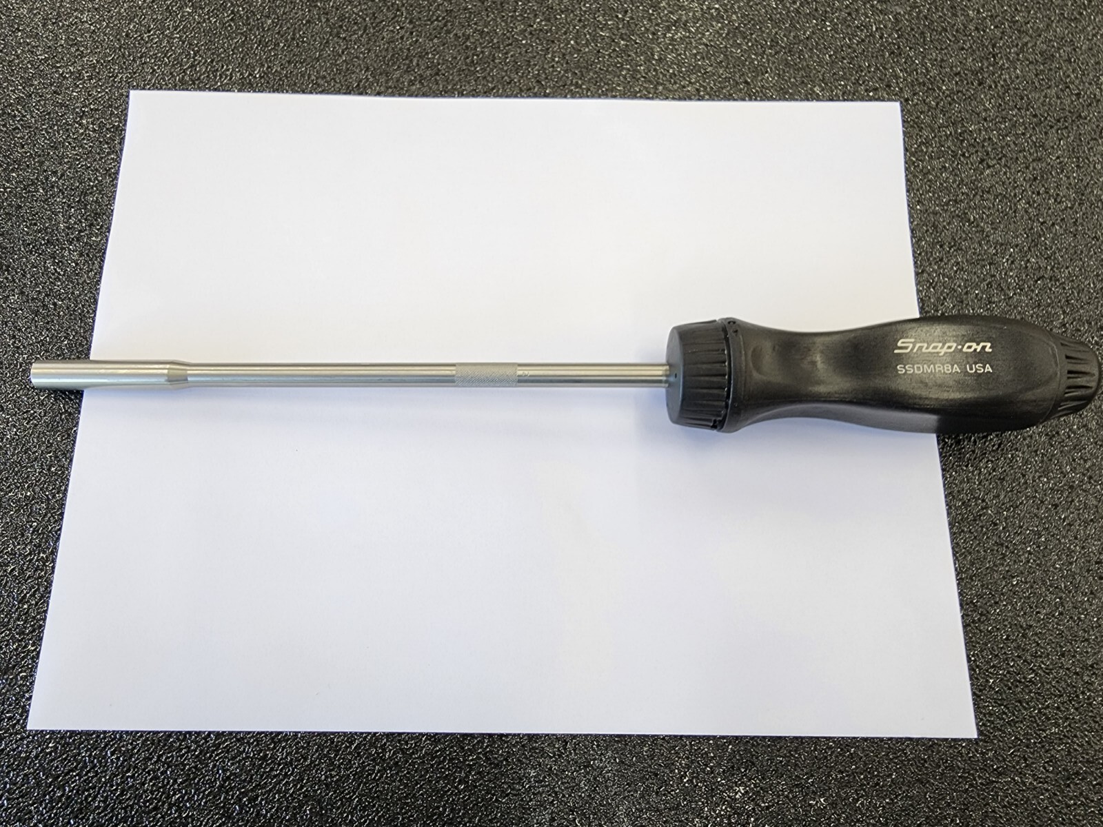 Snap-on Tools USA NEW BLACK Hard Grip 8″ Shaft Ratcheting Screwdriver SSDMR8A