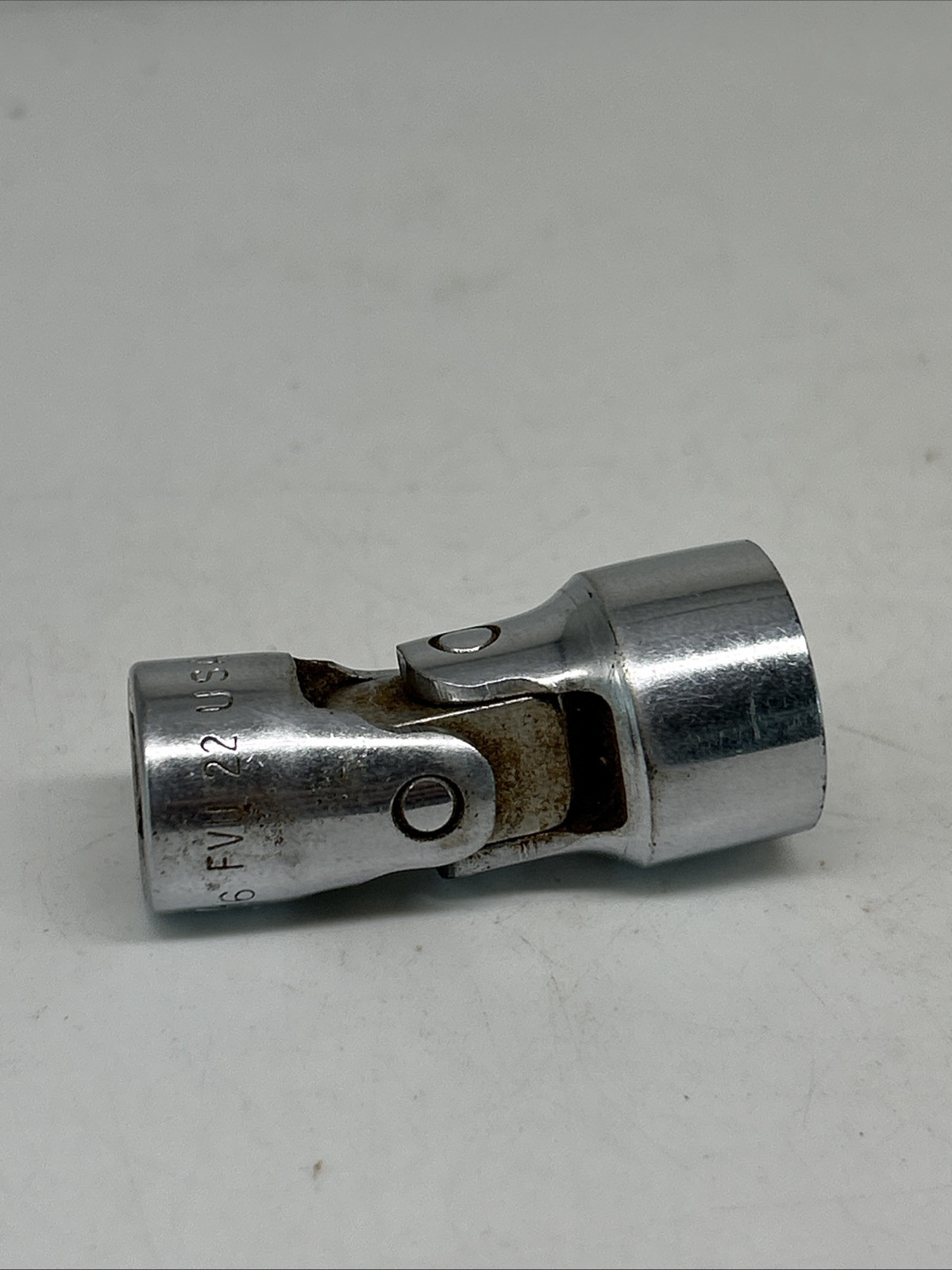 Snap-on Tools USA 3/8″ Drive 12pt Point 11/16″ SAE Chrome Swivel Socket FU22