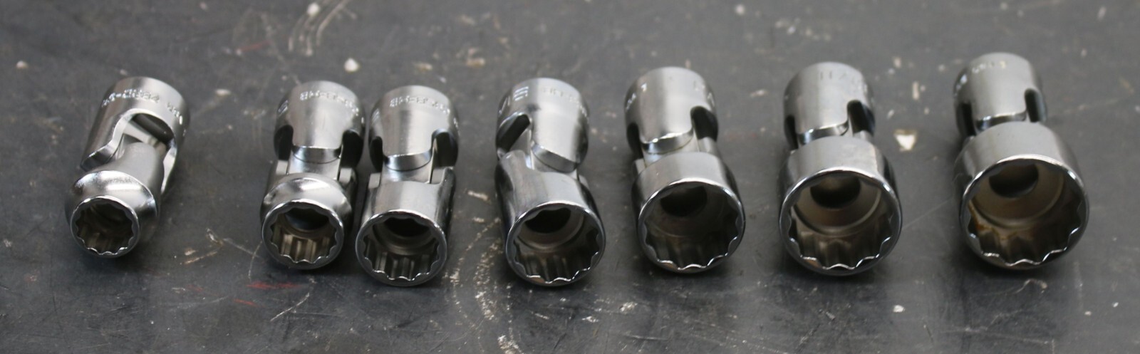 CAT Caterpillar 9S-1747 7-pc Universal Swivel Socket Set 3/8″ – 3/4″ 12-Pt