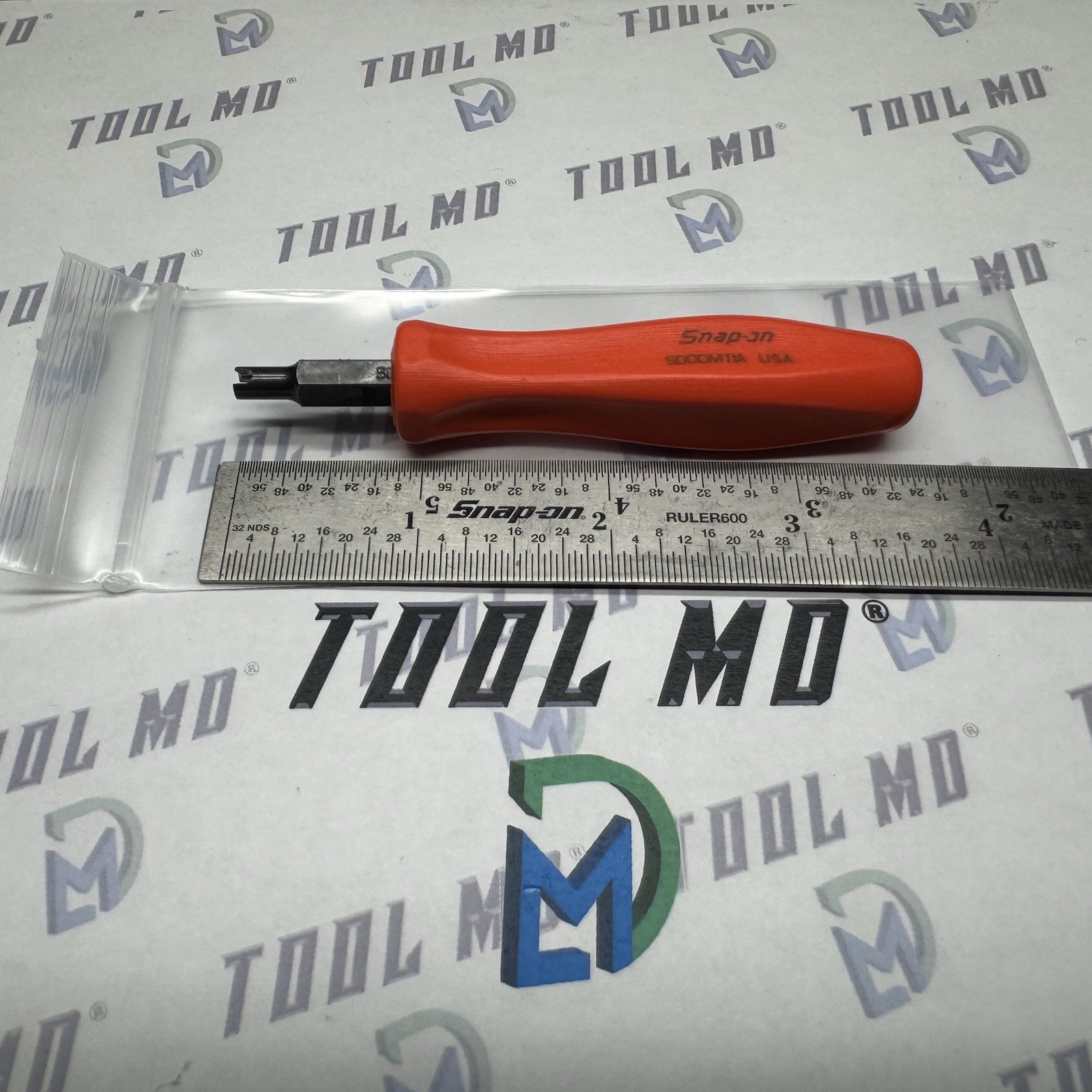 Snap-on Tools USA NEW TIRE VALVE & T10 Reversible Pocket Screwdriver SDDDMT1AO