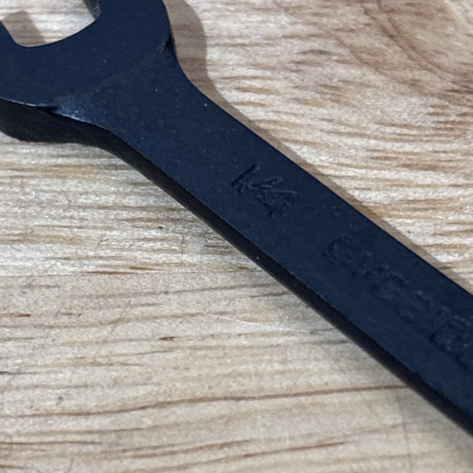 Snap On 1/4″ x 5/16″ Double Open End Wrench Black Industrial Finish GVO810B USA