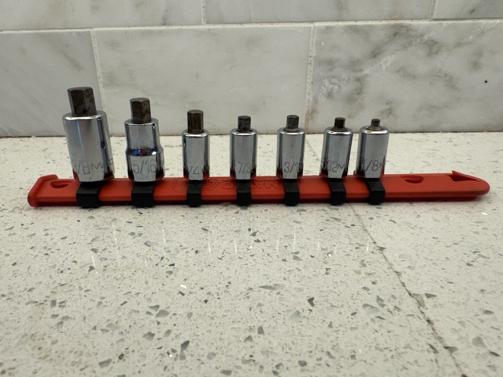 MATCO TOOLS 1/4″ and 3/8″ Dr 7 Piece Stubby Hex Bit Socket Driver Set SABXYS7R