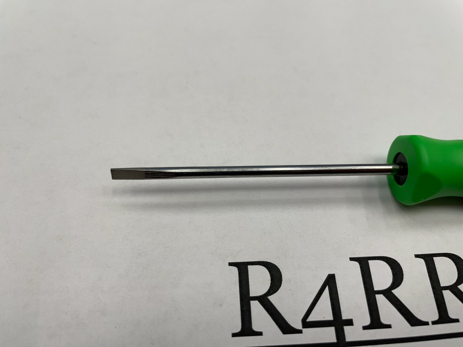 Snap-on Tools NEW GREEN 1/8″ Flat Head Soft Grip Mini-Tip Screwdriver SGD304BG
