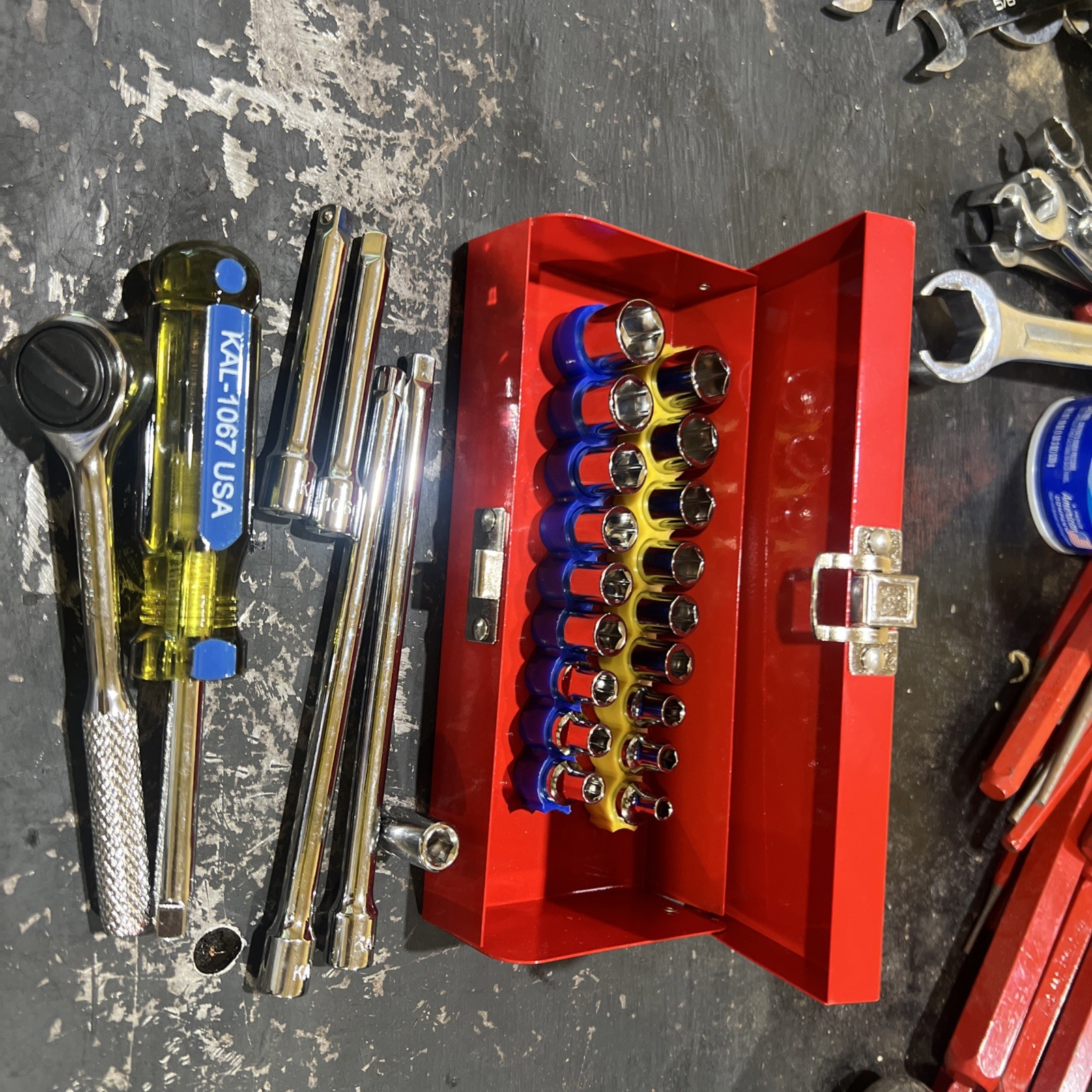 Vintage Jensen 25 pc. 1/4″ Drive Metric and SAE Socket Set in Metal Case NEW