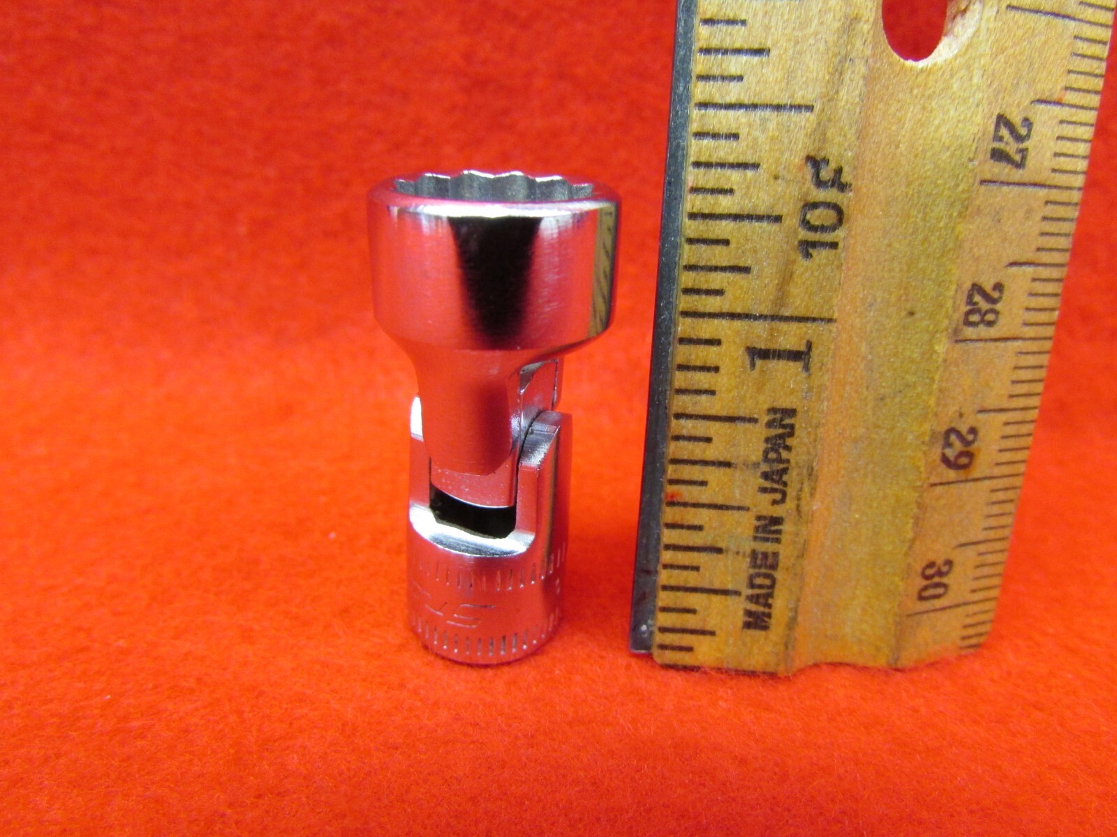 SNAP ON tools 11mm 12-Point 1/4″ Drive metric universal swivel socket TMUM11