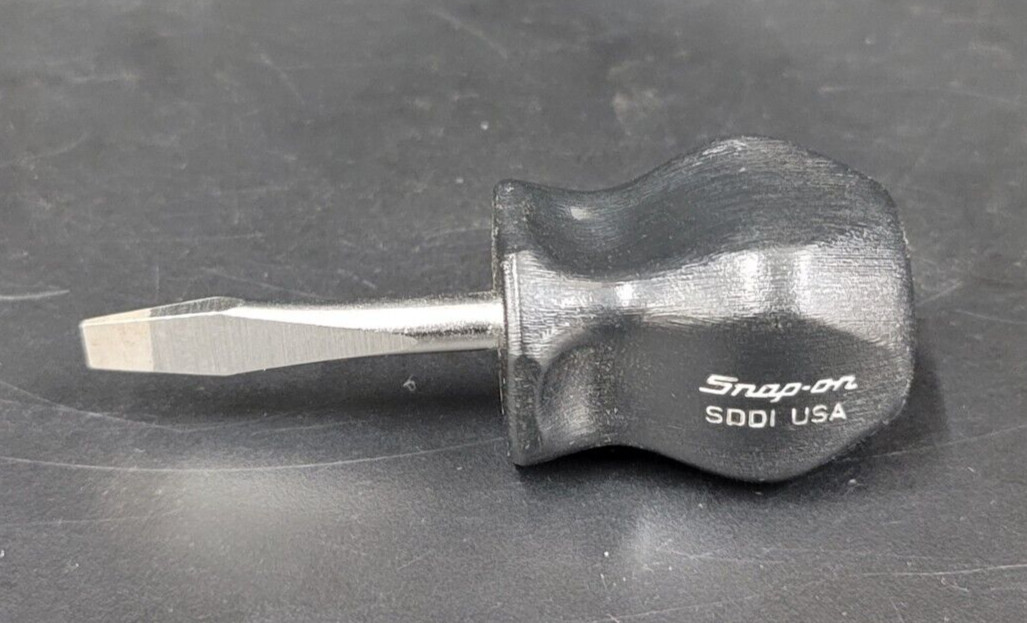 Snap On Flat Tip Stubby Hard Black Handle Grip Screwdriver SDD1 1/4» tip