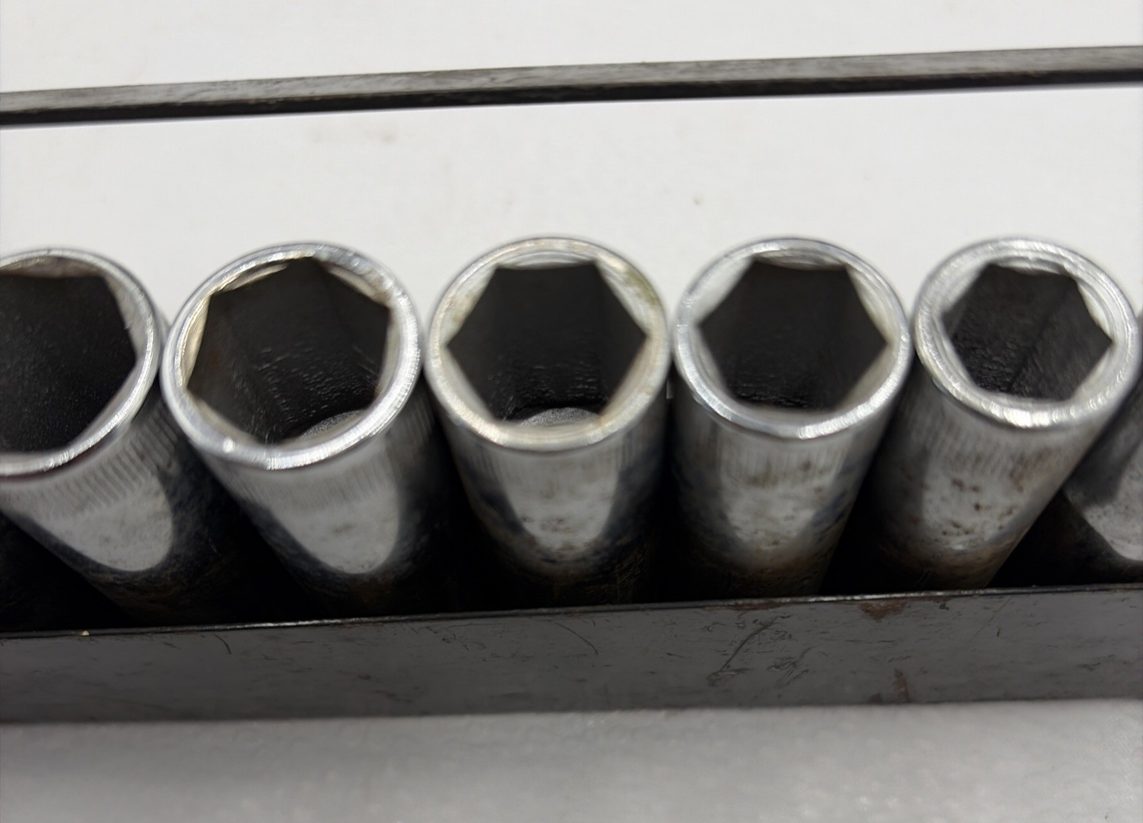 Craftsman 3/8″ Drive (9 Pc) Metric Deep Socket Set 9mm-19mm 6 Pt -V-